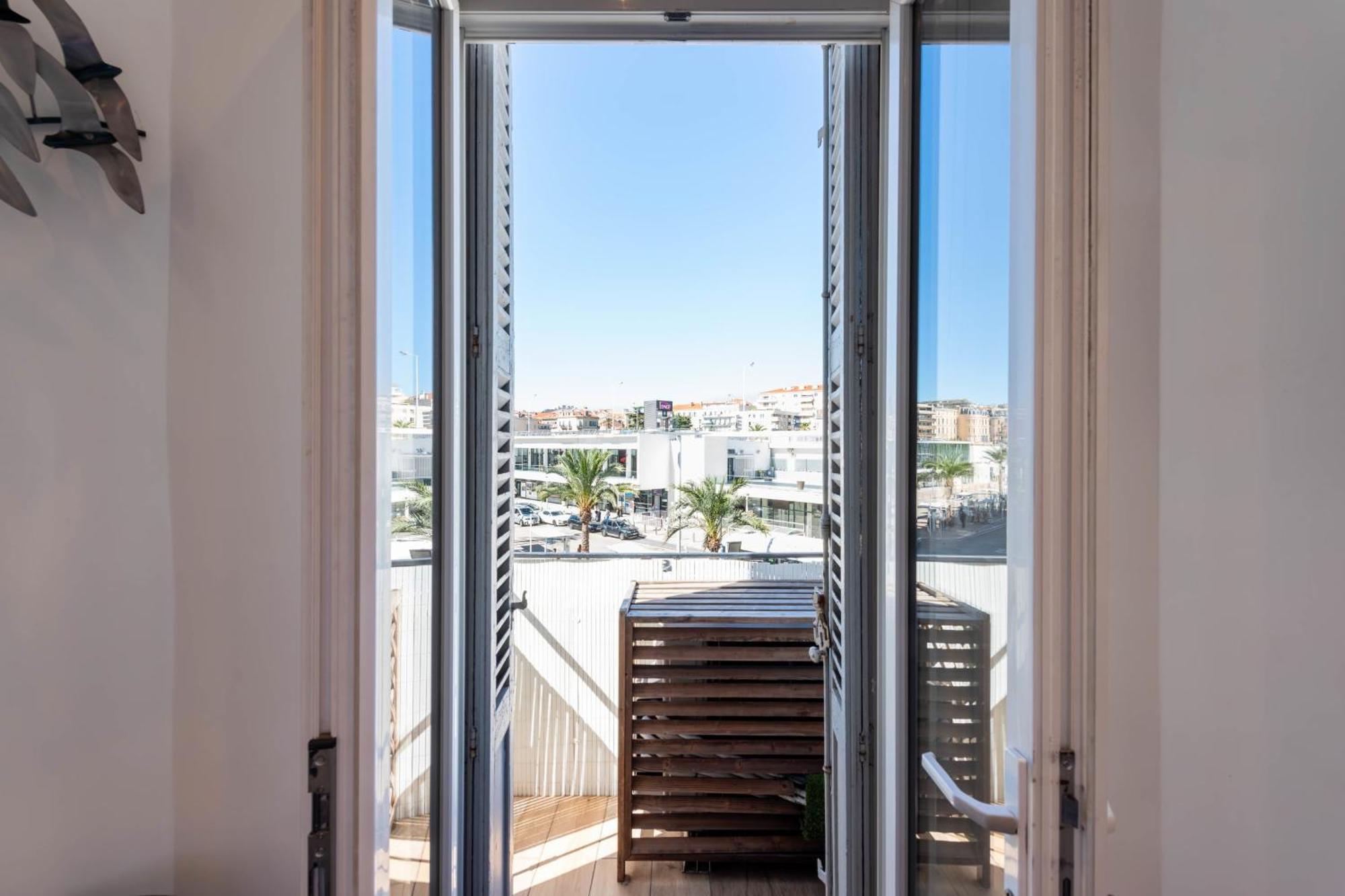 Apartment Downtown Walk To Beaches And Croisette *