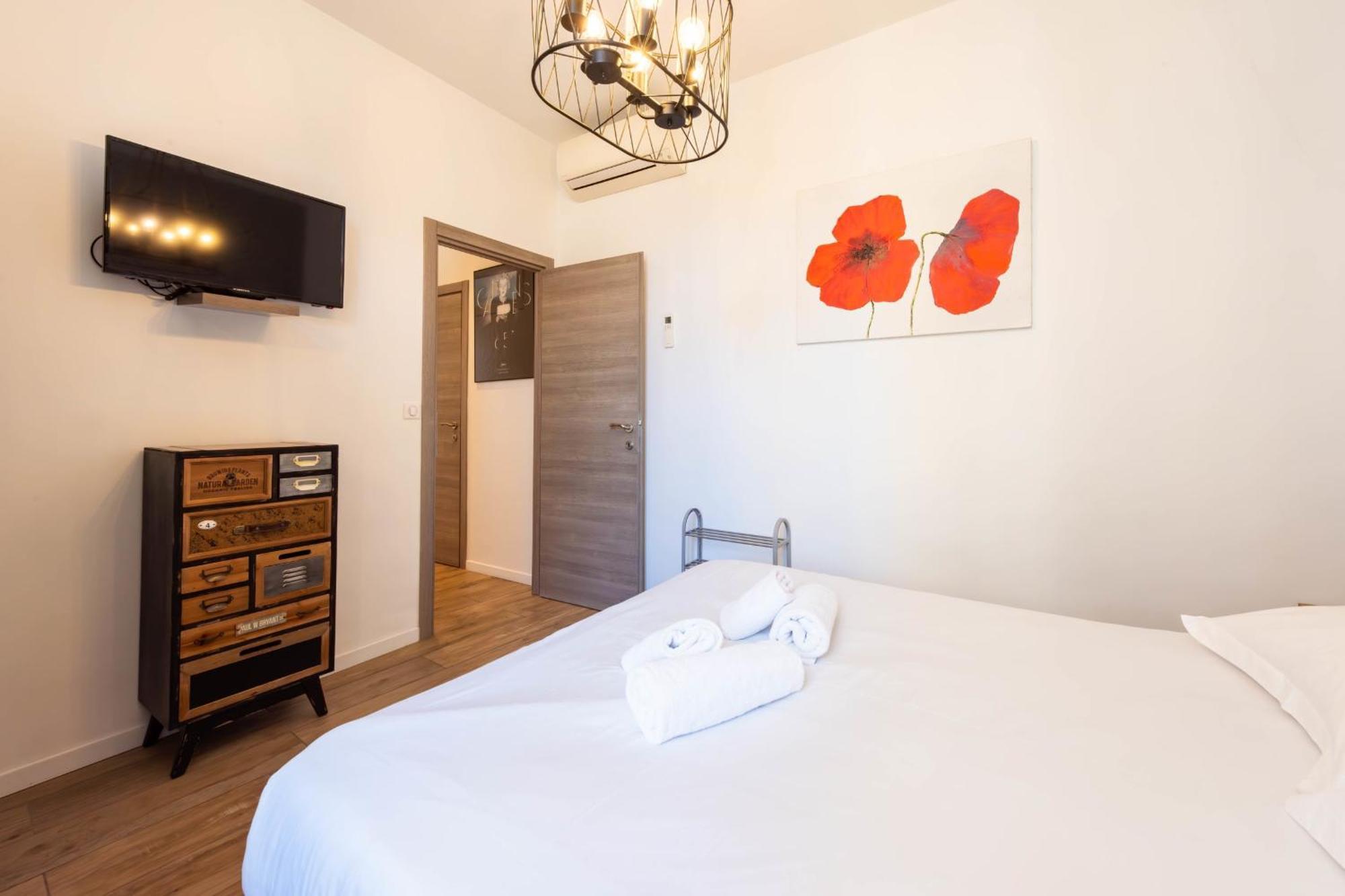 Downtown Walk To Beaches And Croisette Appartement Cannes