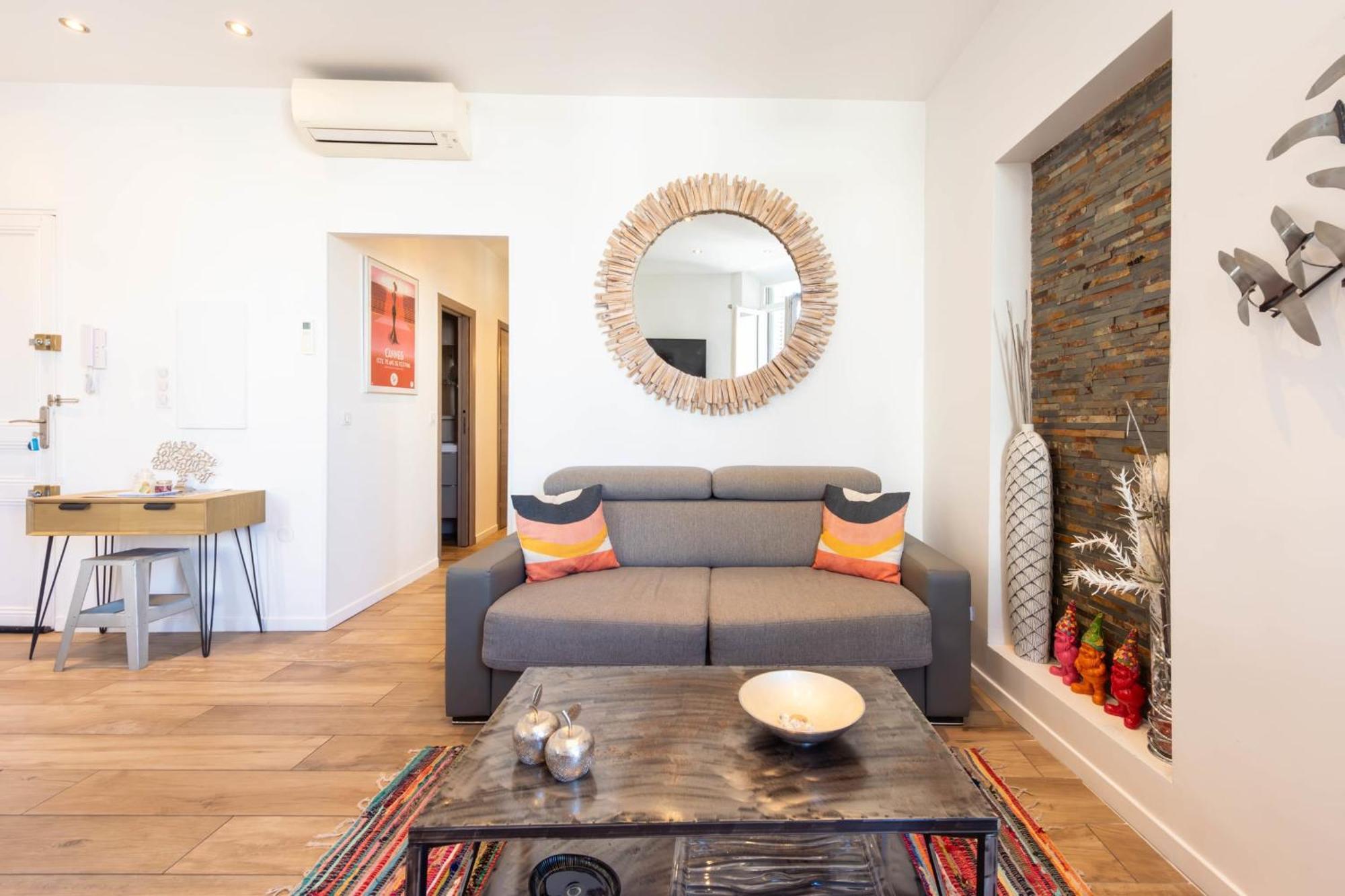 Downtown Walk To Beaches And Croisette Appartement *