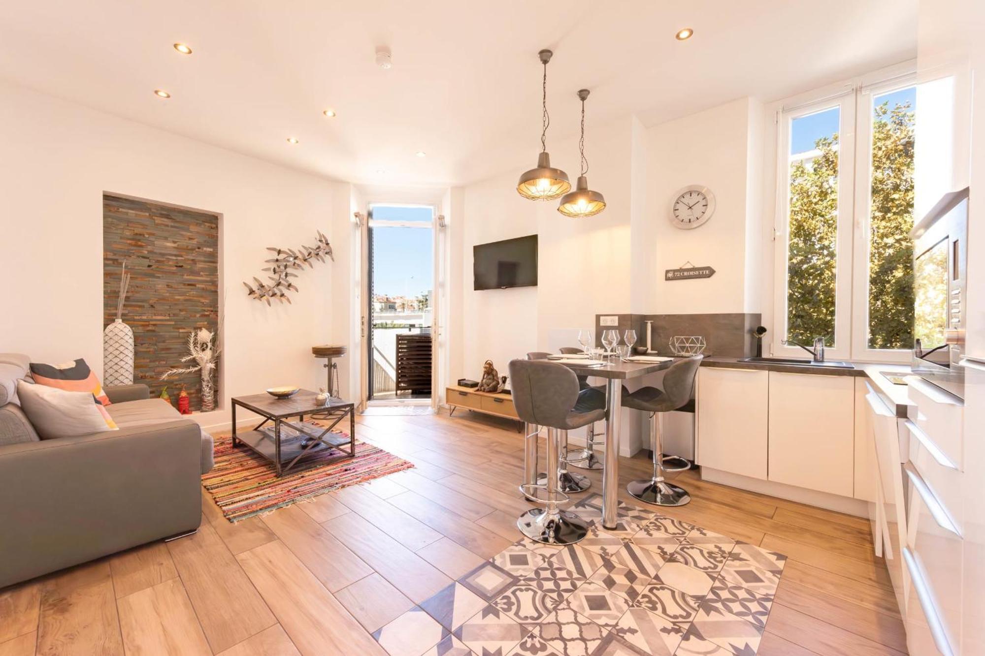 Apartment Downtown Walk To Beaches And Croisette Cannes