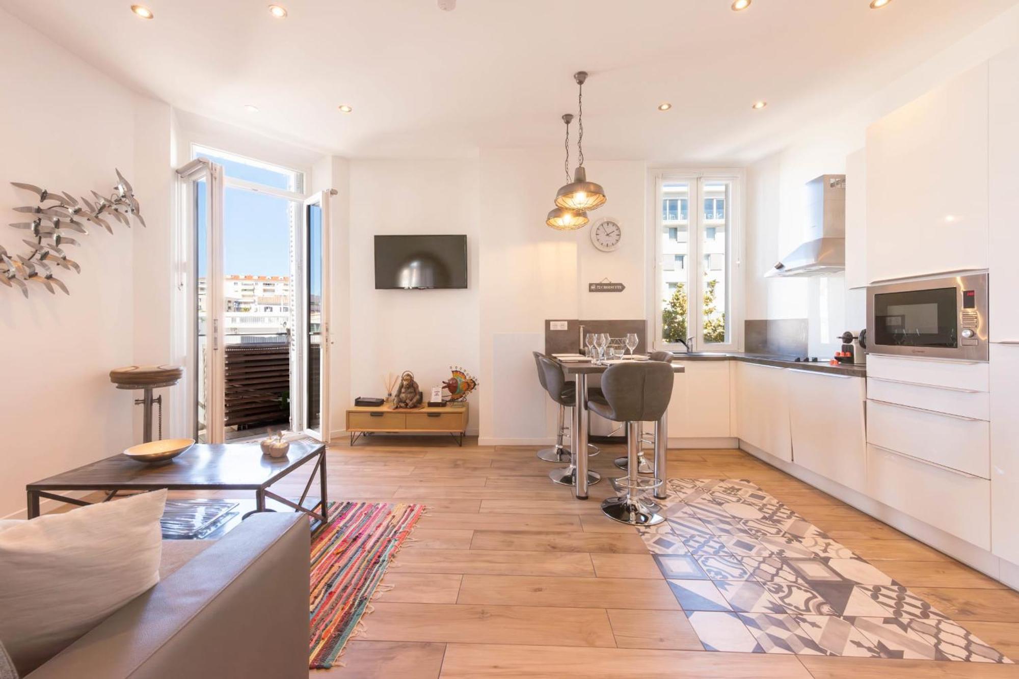 Downtown Walk To Beaches And Croisette Appartement