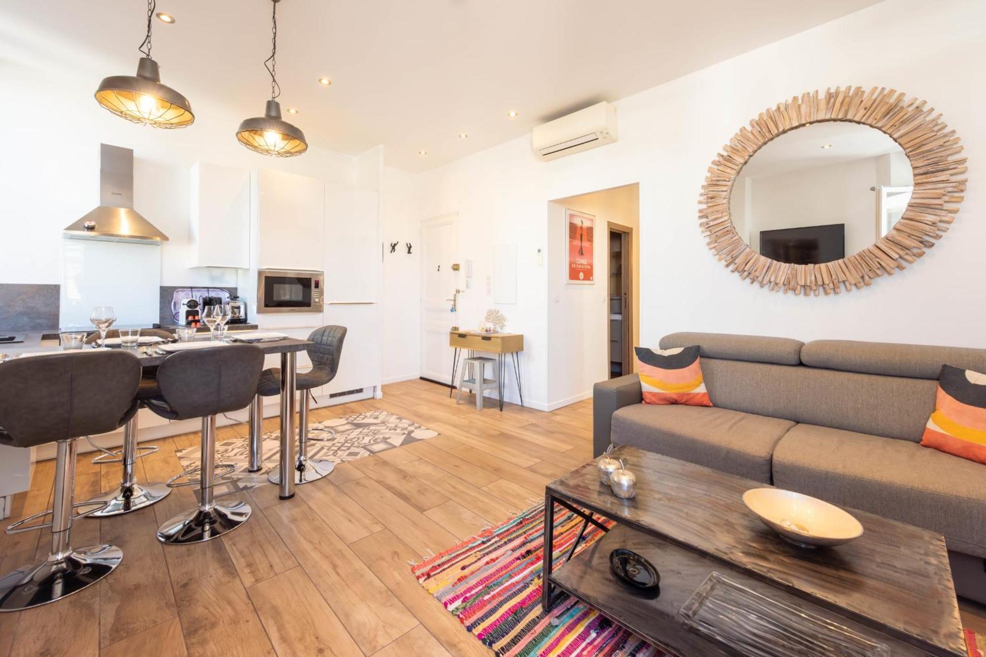 Downtown Walk To Beaches And Croisette Appartement Cannes