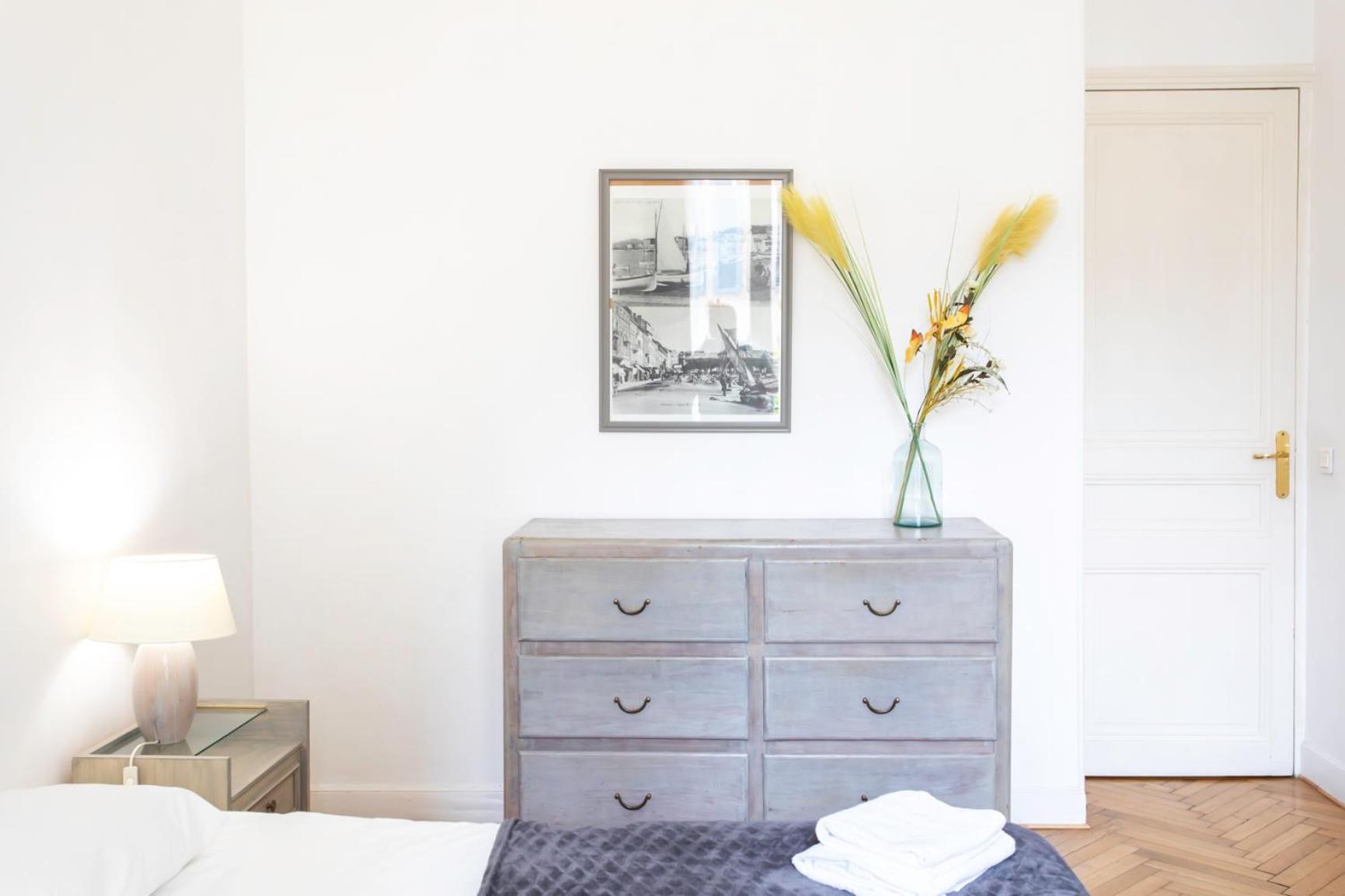 Apartment Holidays - Charmant, Authentique, 3 Chambres, Calme, Palais & Cannes
