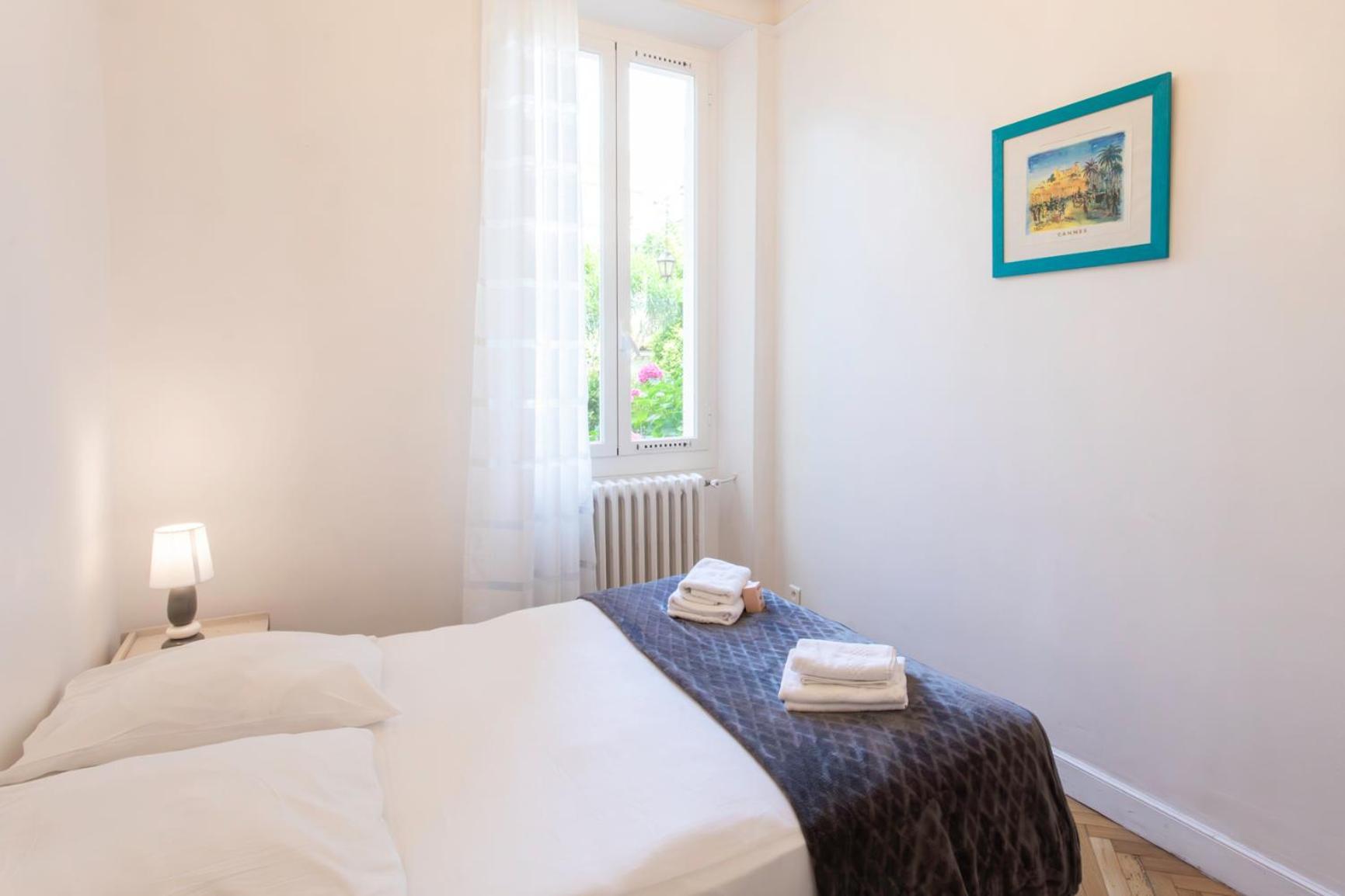 Holidays - Charmant, Authentique, 3 Chambres, Calme, Palais & Apartment