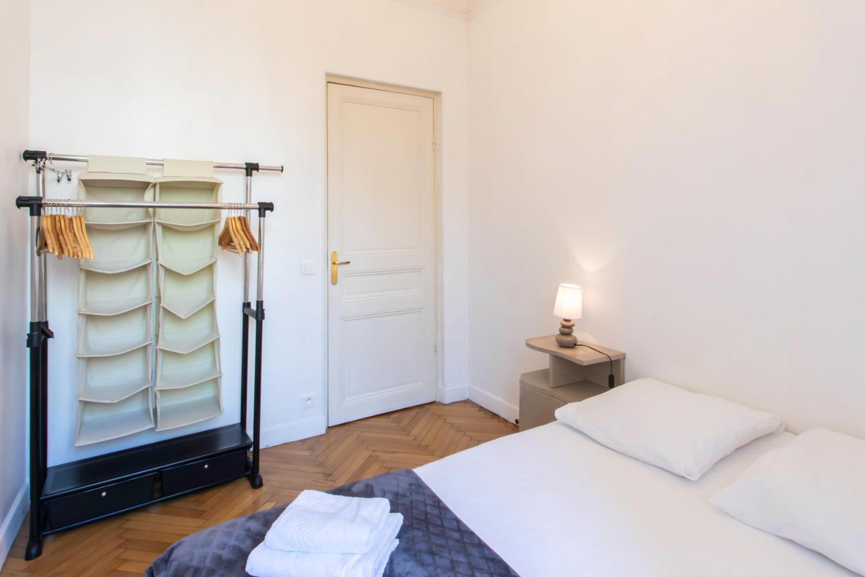 Holidays - Charmant, Authentique, 3 Chambres, Calme, Palais & Apartment *