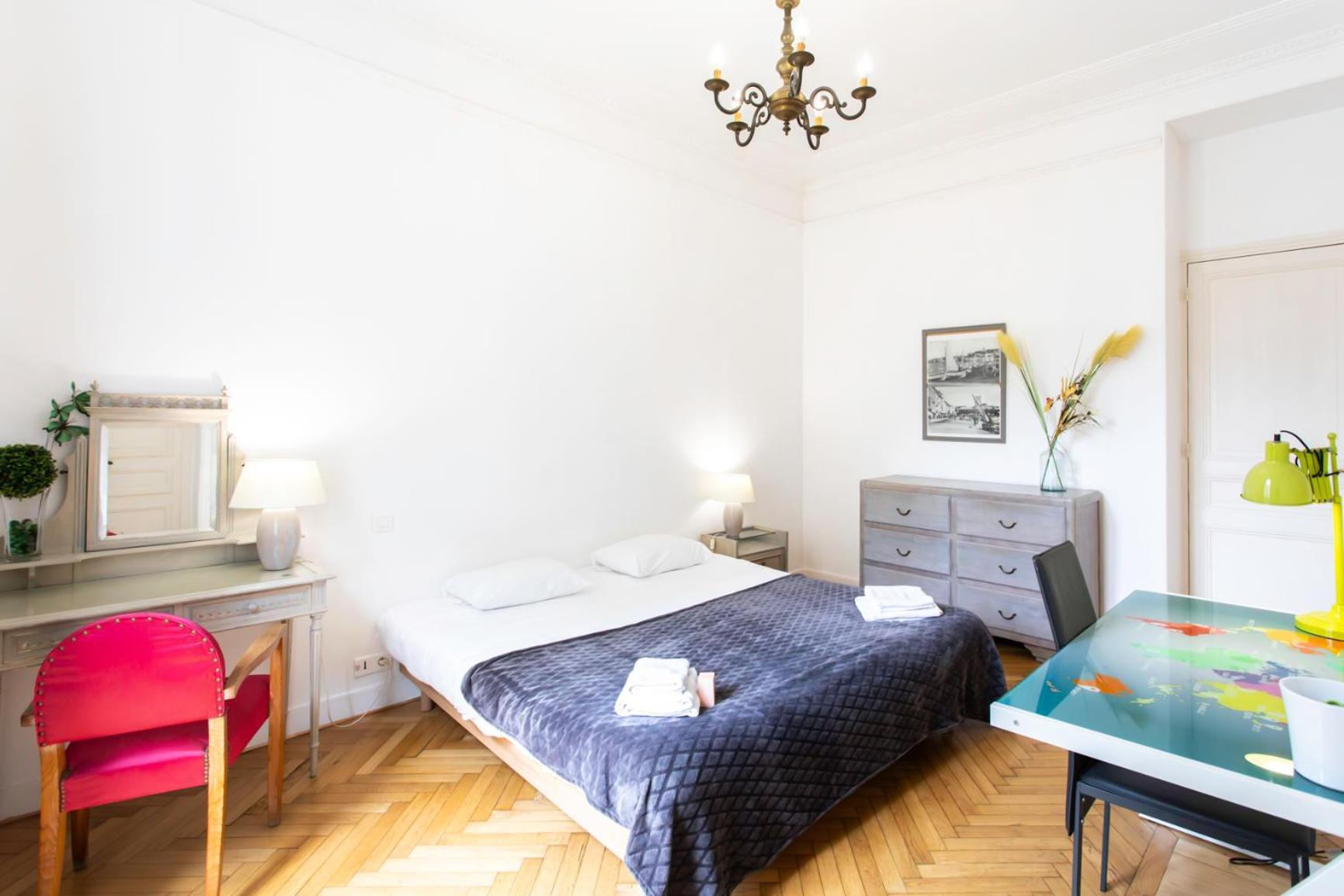 Apartment Holidays - Charmant, Authentique, 3 Chambres, Calme, Palais & *
