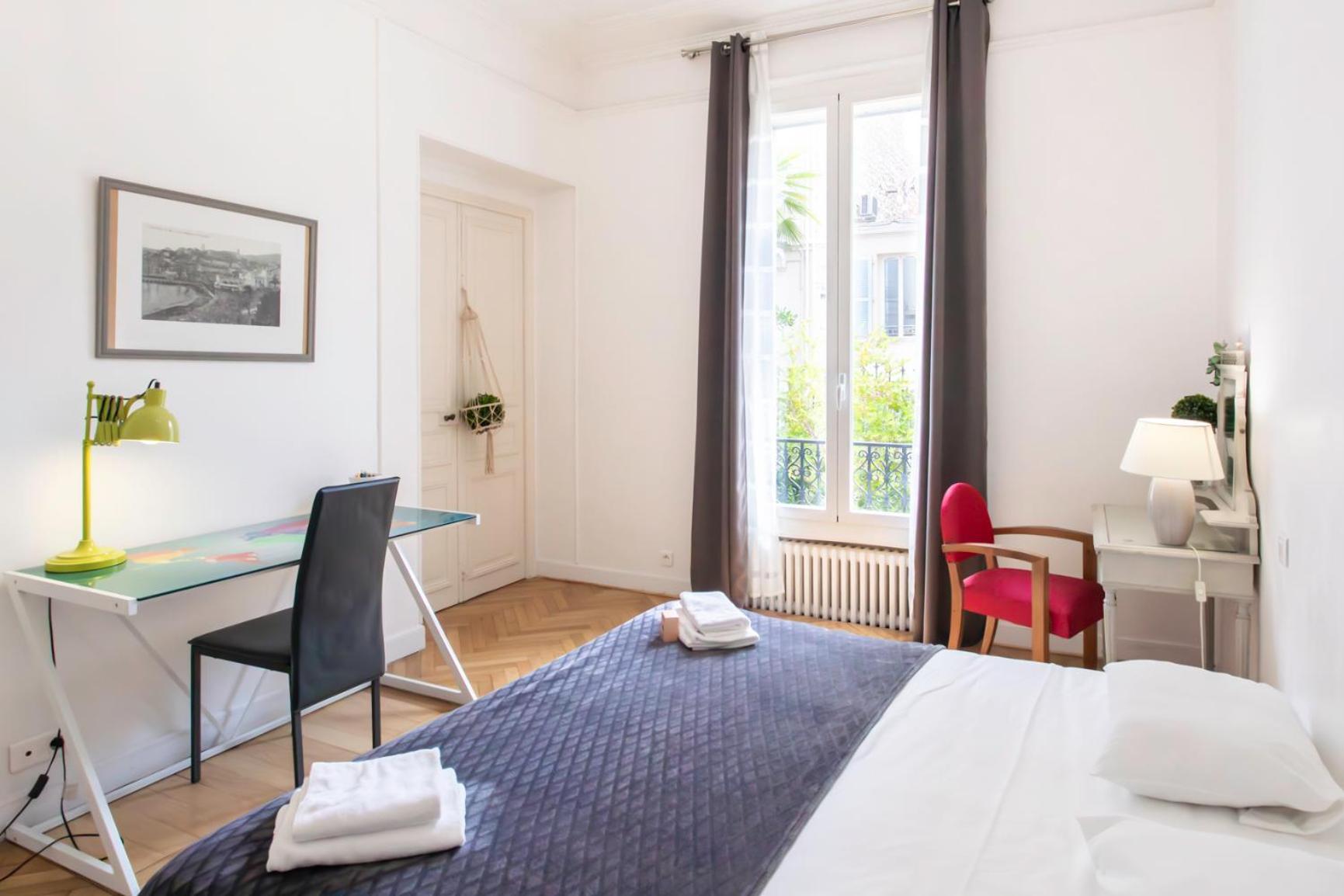 Holidays - Charmant, Authentique, 3 Chambres, Calme, Palais &