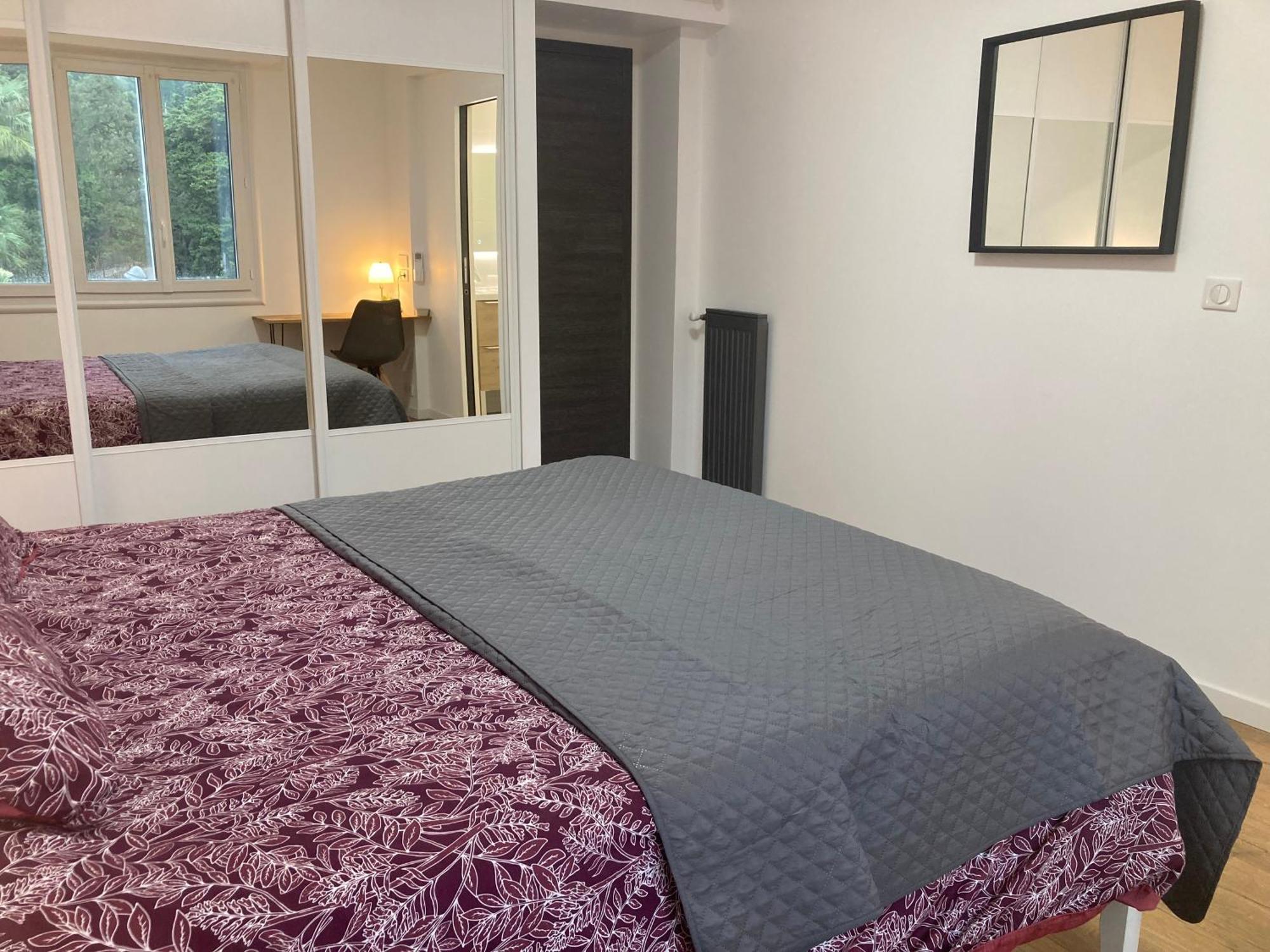 Privatunterkunft Parentale , Salle De Bain Privee, Acces Plages & Vue Du Salon Dans Partage *
