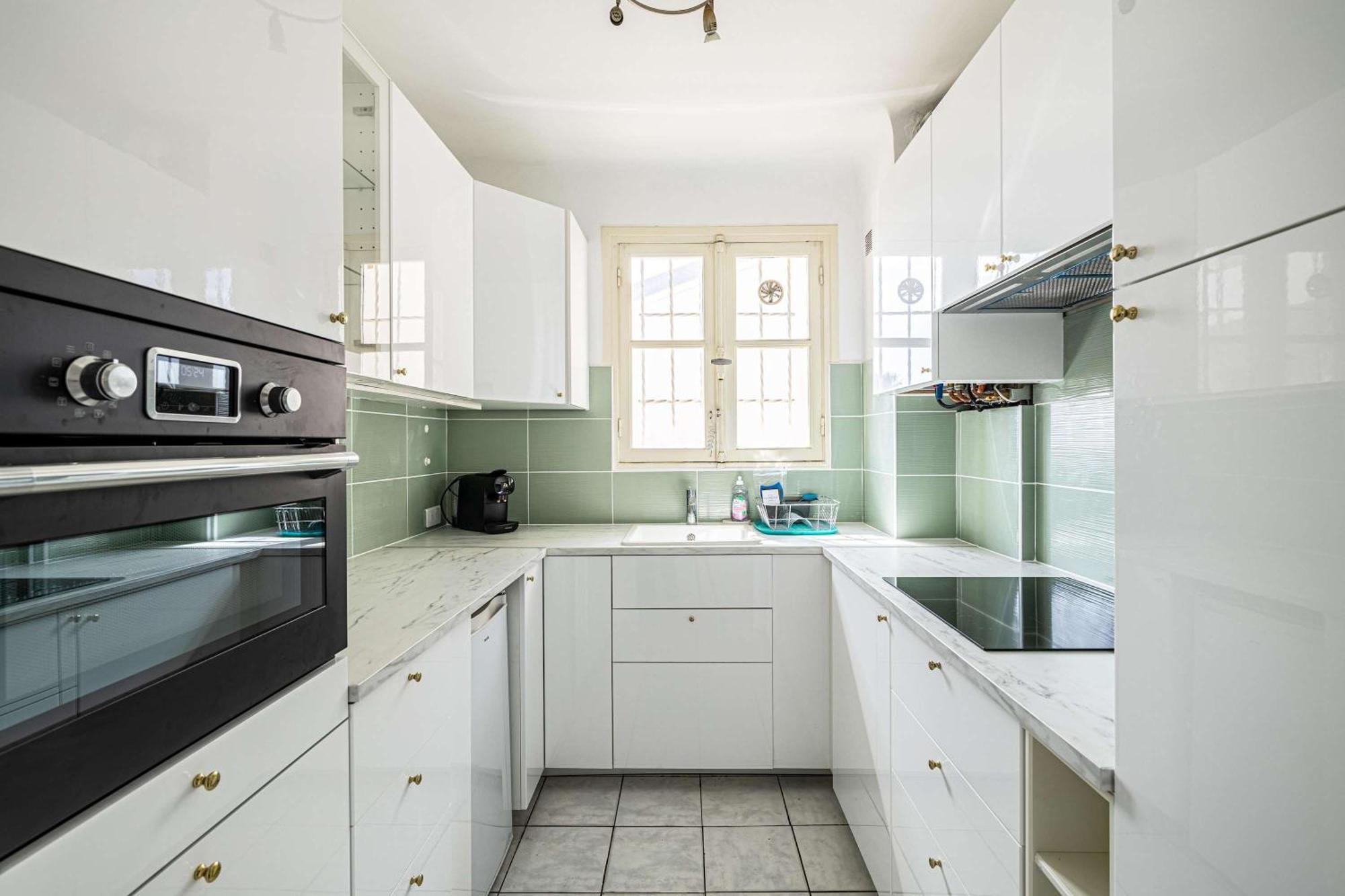 Apartment Le Connemarra Avec Balcon, Lumineux Et Calme A Cote Du Centre Cannes
