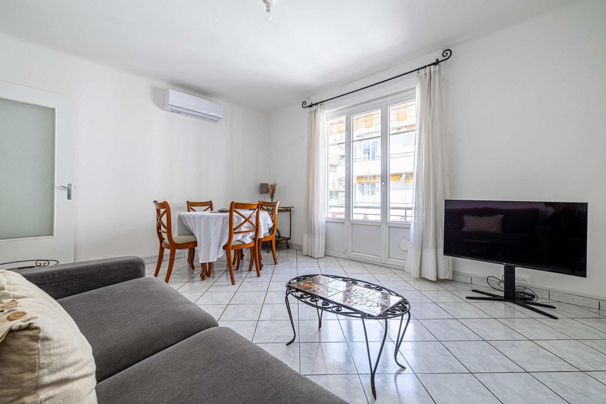 Apartment Le Connemarra Avec Balcon, Lumineux Et Calme A Cote Du Centre
