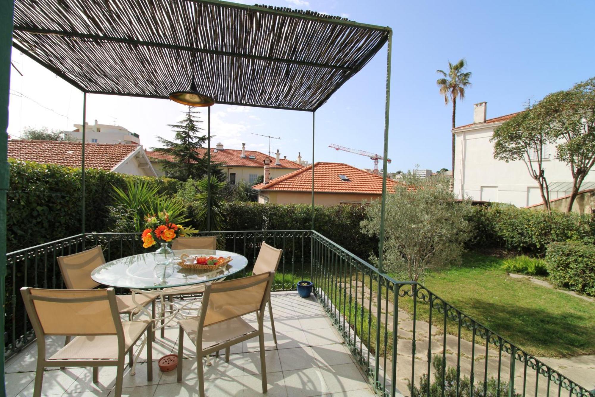 Reine, Rc Jardin * Cannes