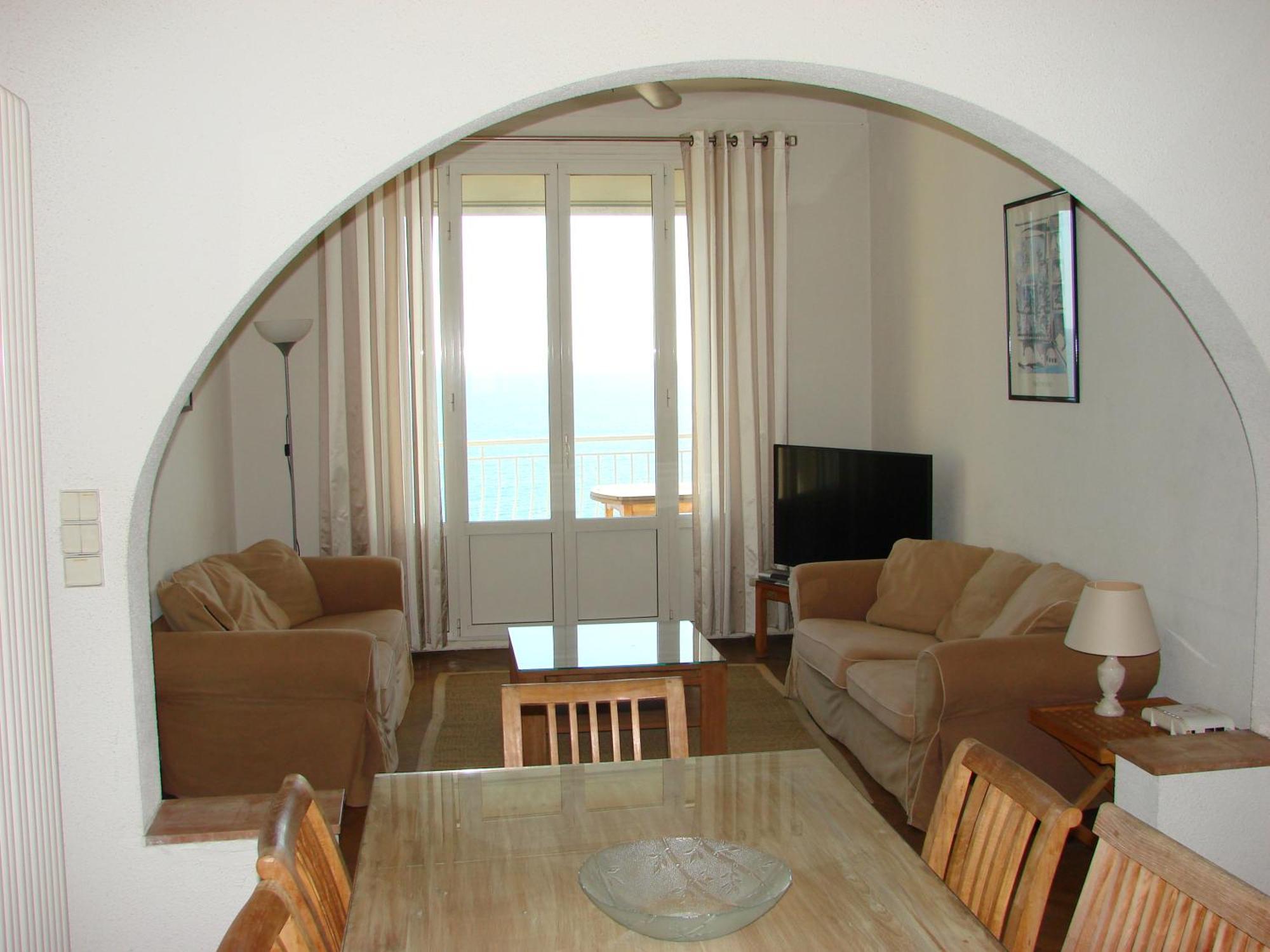 Sea View Apartment *