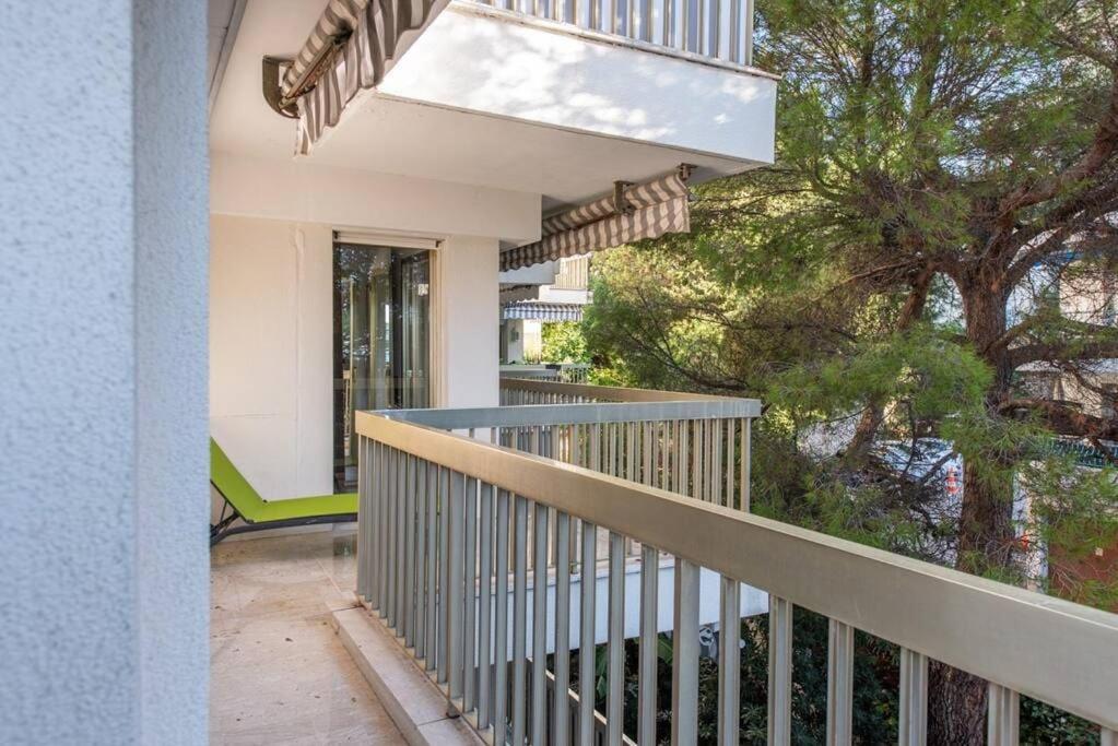 Apartment L'esterel Avec Grand Balcon Vue Apercu Et Piscine *