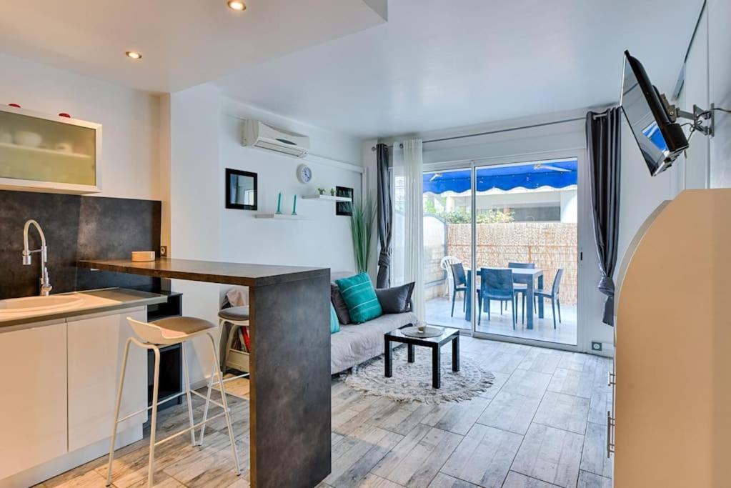 Proche Plage, Beau Avec Terrasse Appartement *