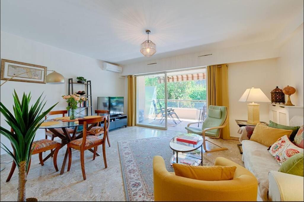 Apartment Le Cardiff Avec Grand Balcon, Piscine Et Parking, Un Fabuleux Familial En Basse Californie Cannes