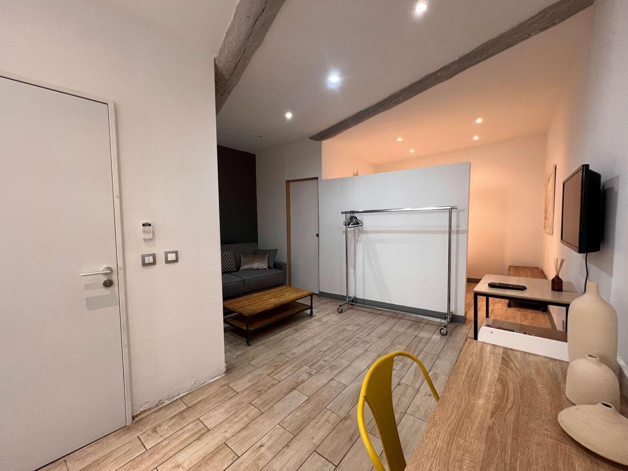 B032 Grand Au Marche Forville Apartment *