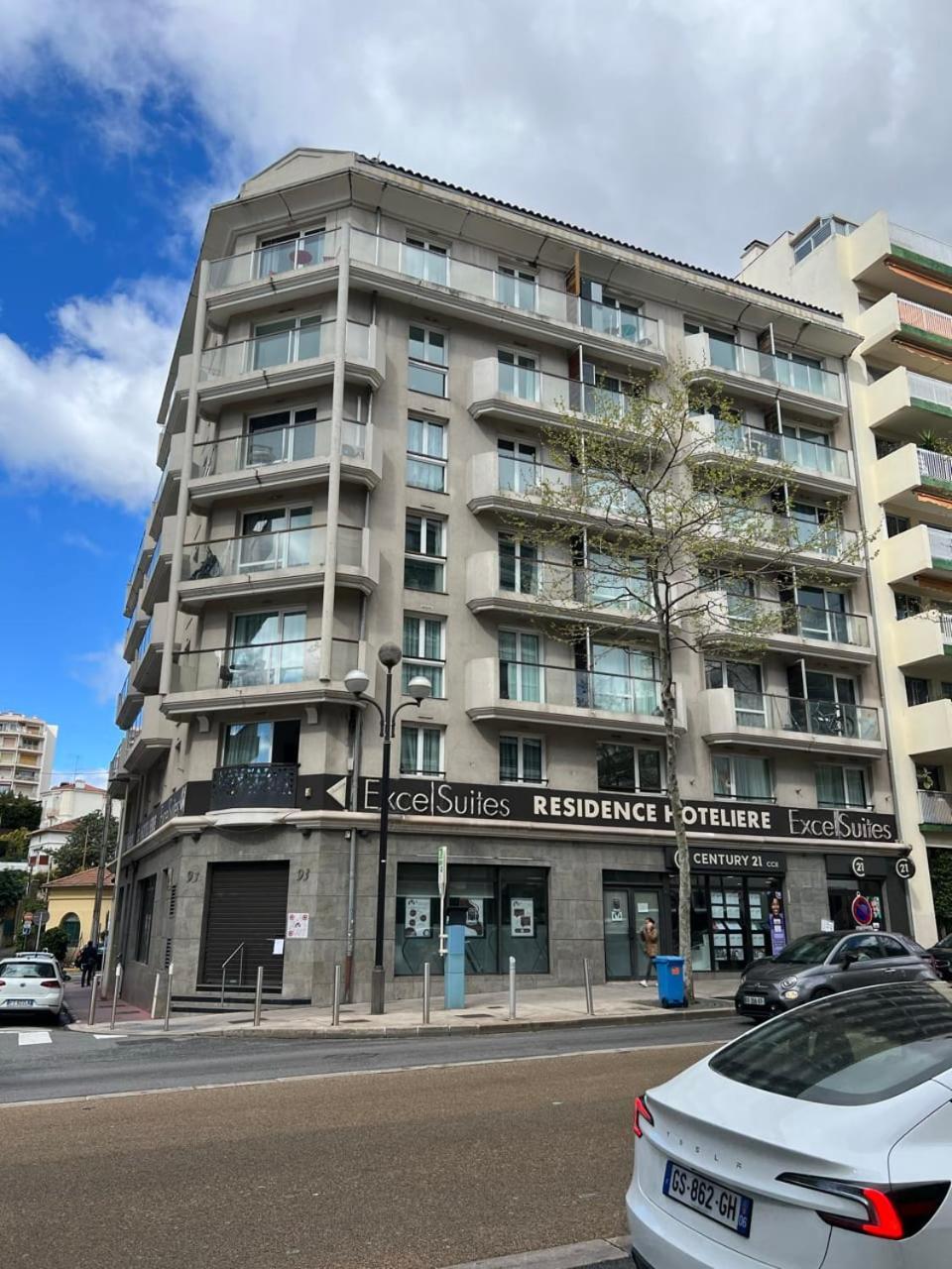 A079 Confortable Sur Carnot -1 Cannes