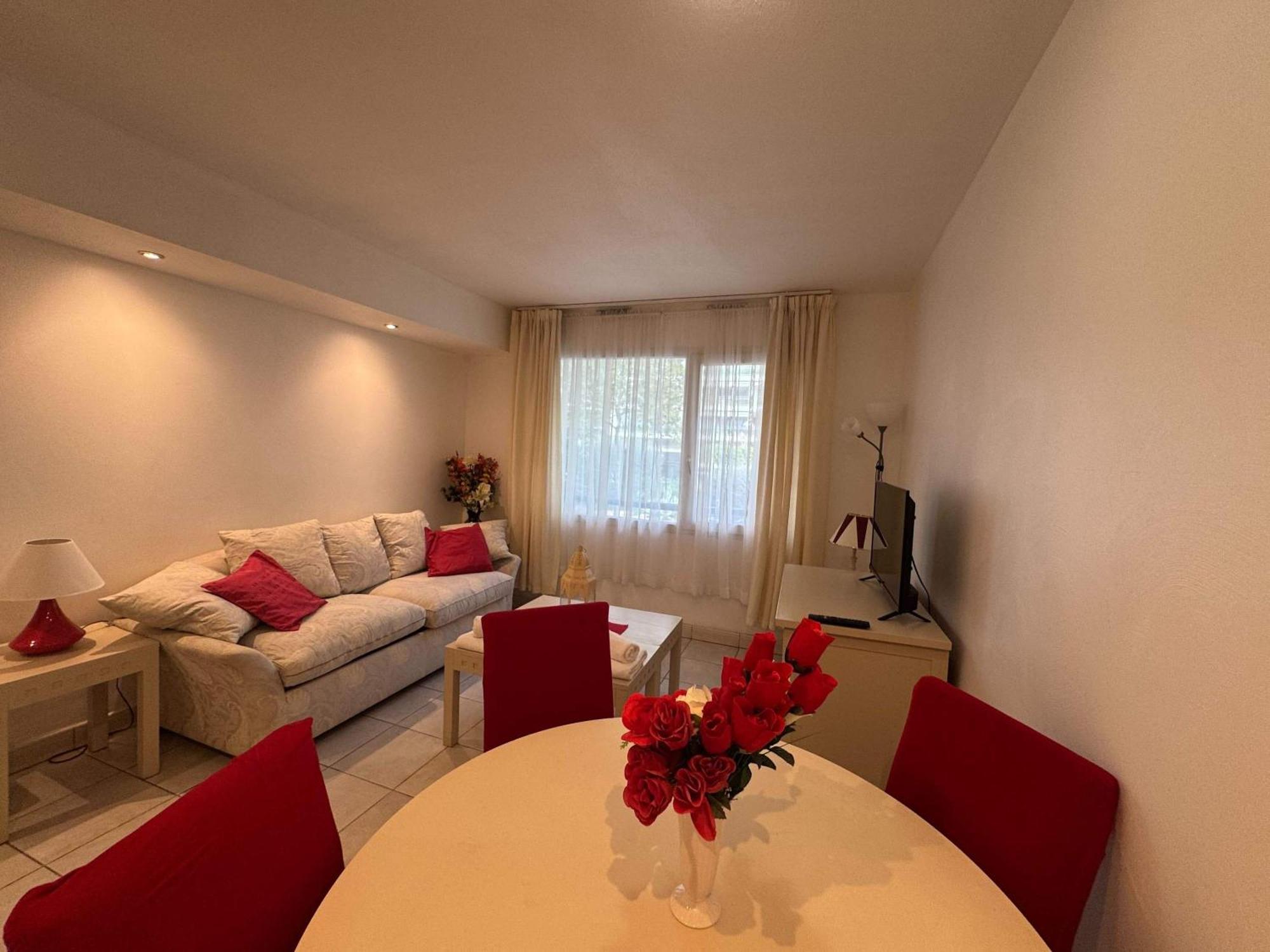Apartment A079 Confortable Sur Carnot -1 *