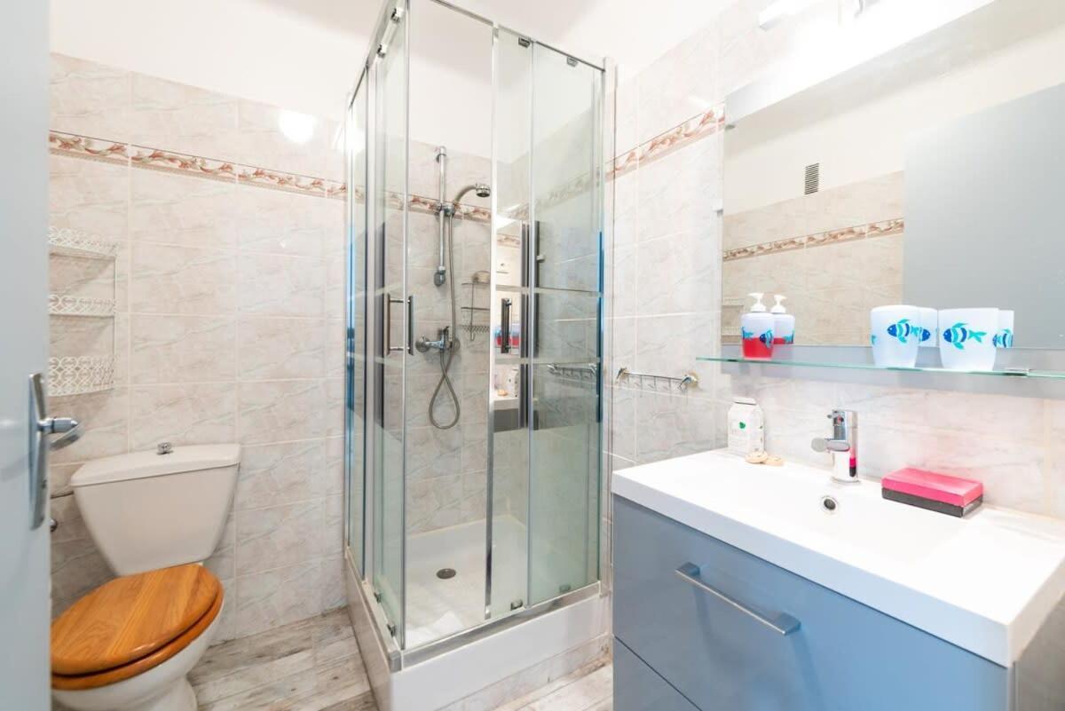 Appartement Le Royal Adorable Avec Terrasse, Parfait Pour Les Couples Et A Deux Pas De La Croisette *
