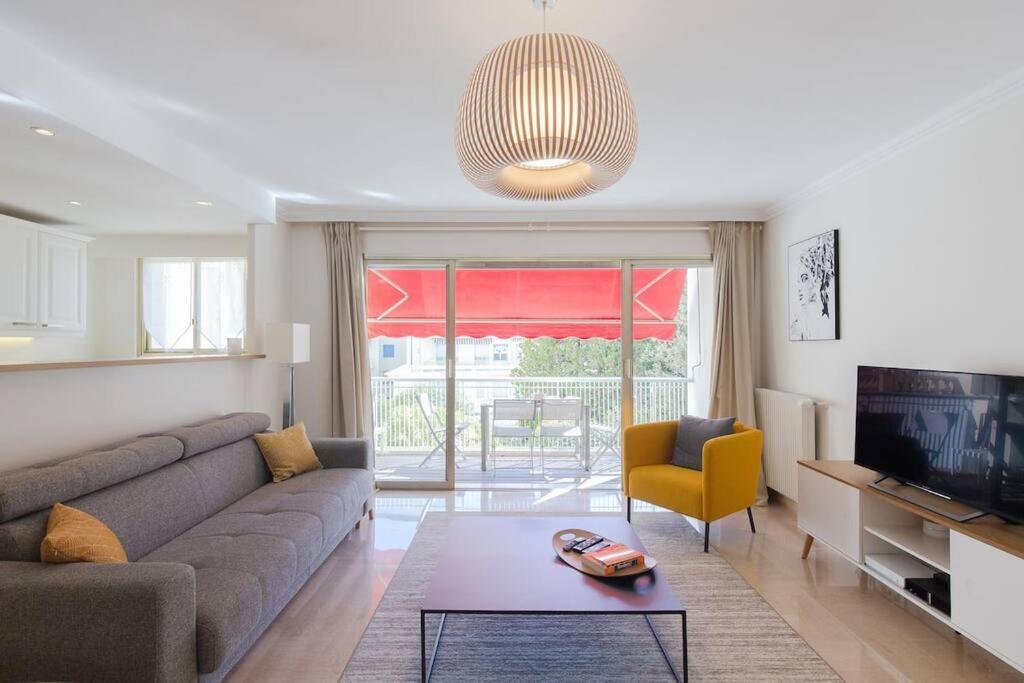 Le Corail Spacieux Avec Beau Et Ample Balcon, Au Centre, Ideal Pour Familles Et Petits Groupes Appartement *
