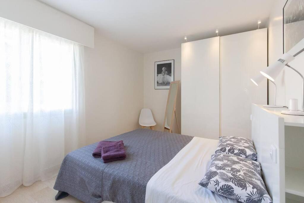 Appartement Le Corail Spacieux Avec Beau Et Ample Balcon, Au Centre, Ideal Pour Familles Et Petits Groupes