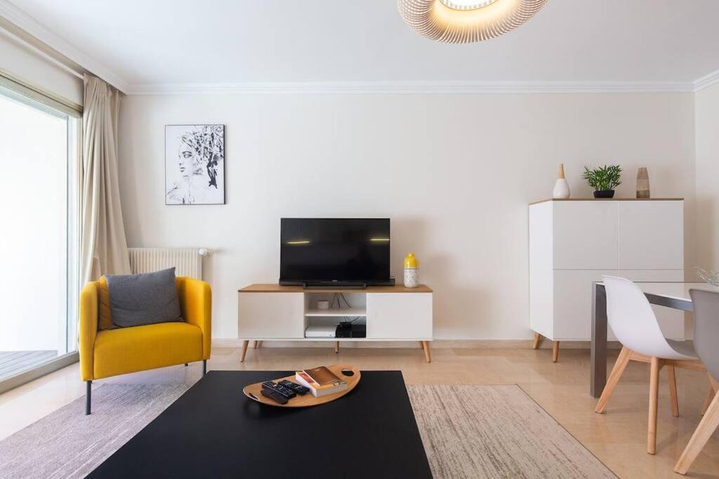 Le Corail Spacieux Avec Beau Et Ample Balcon, Au Centre, Ideal Pour Familles Et Petits Groupes *