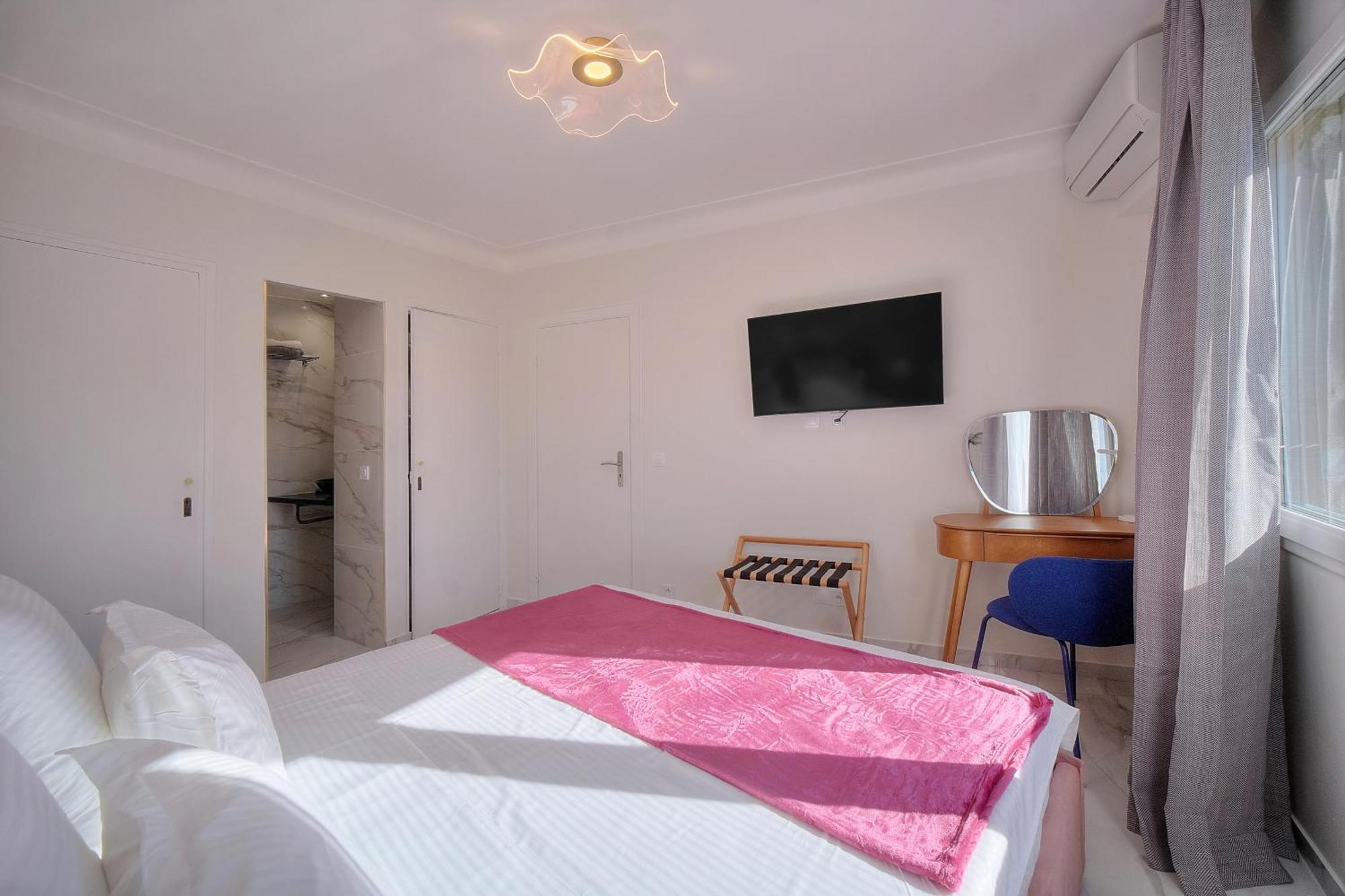 Apartment Seabatical By The Beach, 2bed And 2baths *