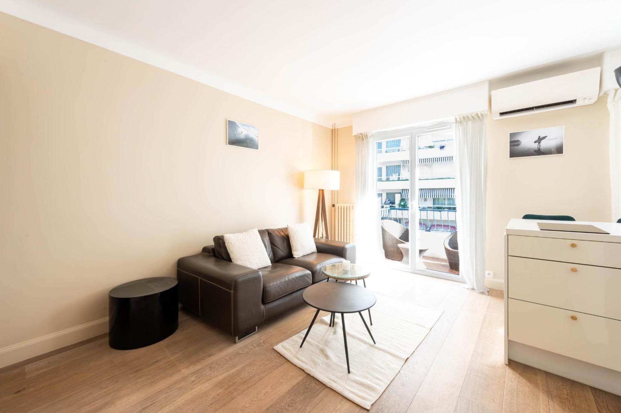 Apartment 1-br Quiet Balcony Cannes