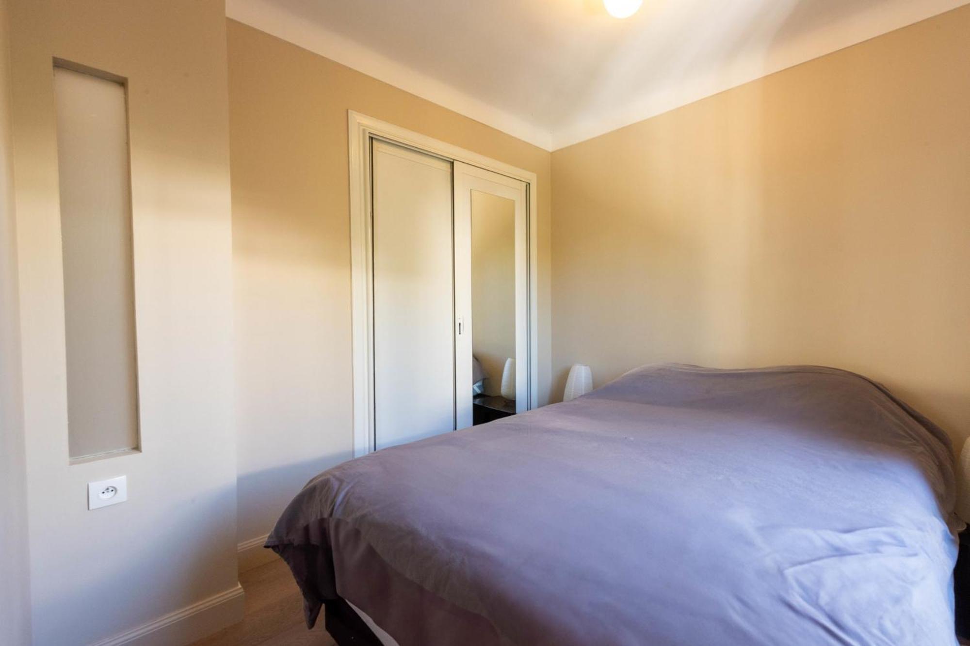 1-br Quiet Balcony Apartment