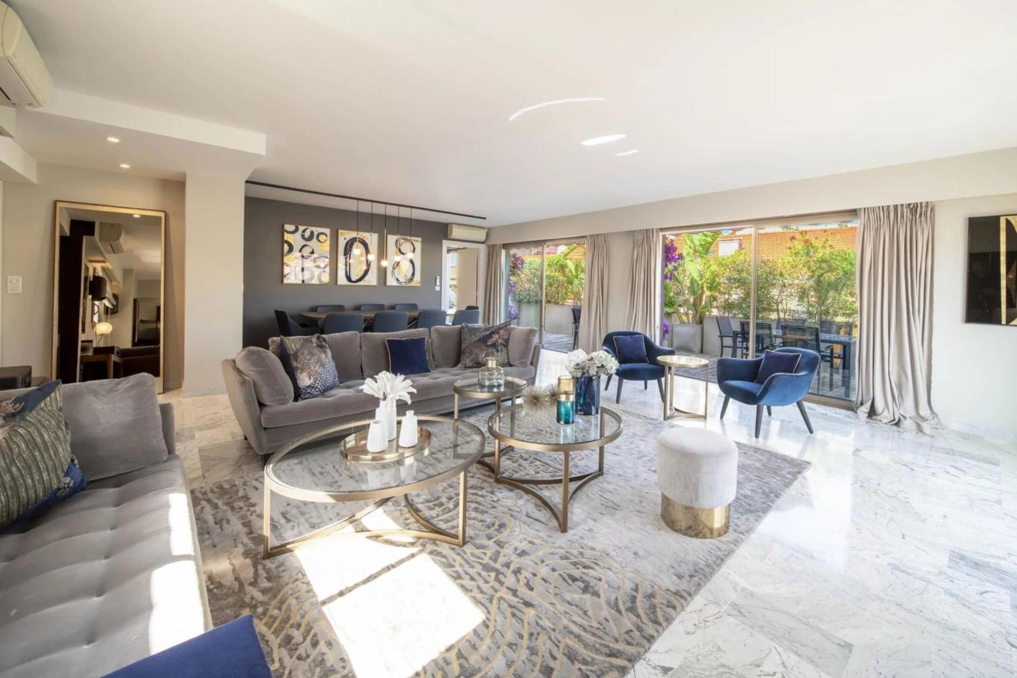 Luxury - Penthouse Apartment