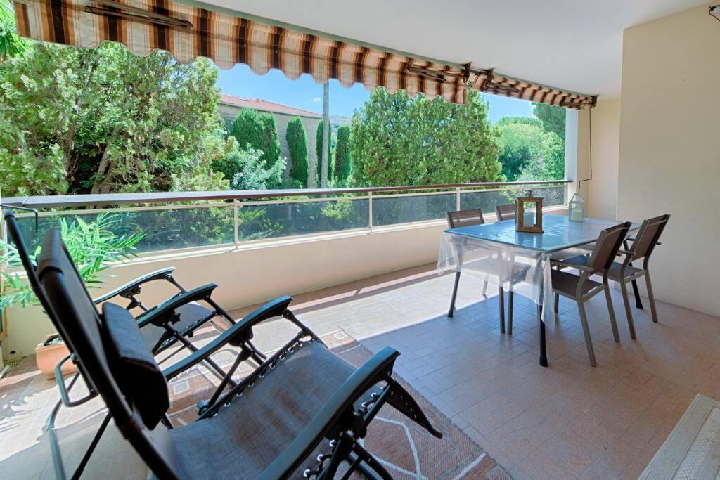 Le Cardiff Avec Grand Balcon, Piscine Et Parking, Un Fabuleux Familial En Basse Californie *