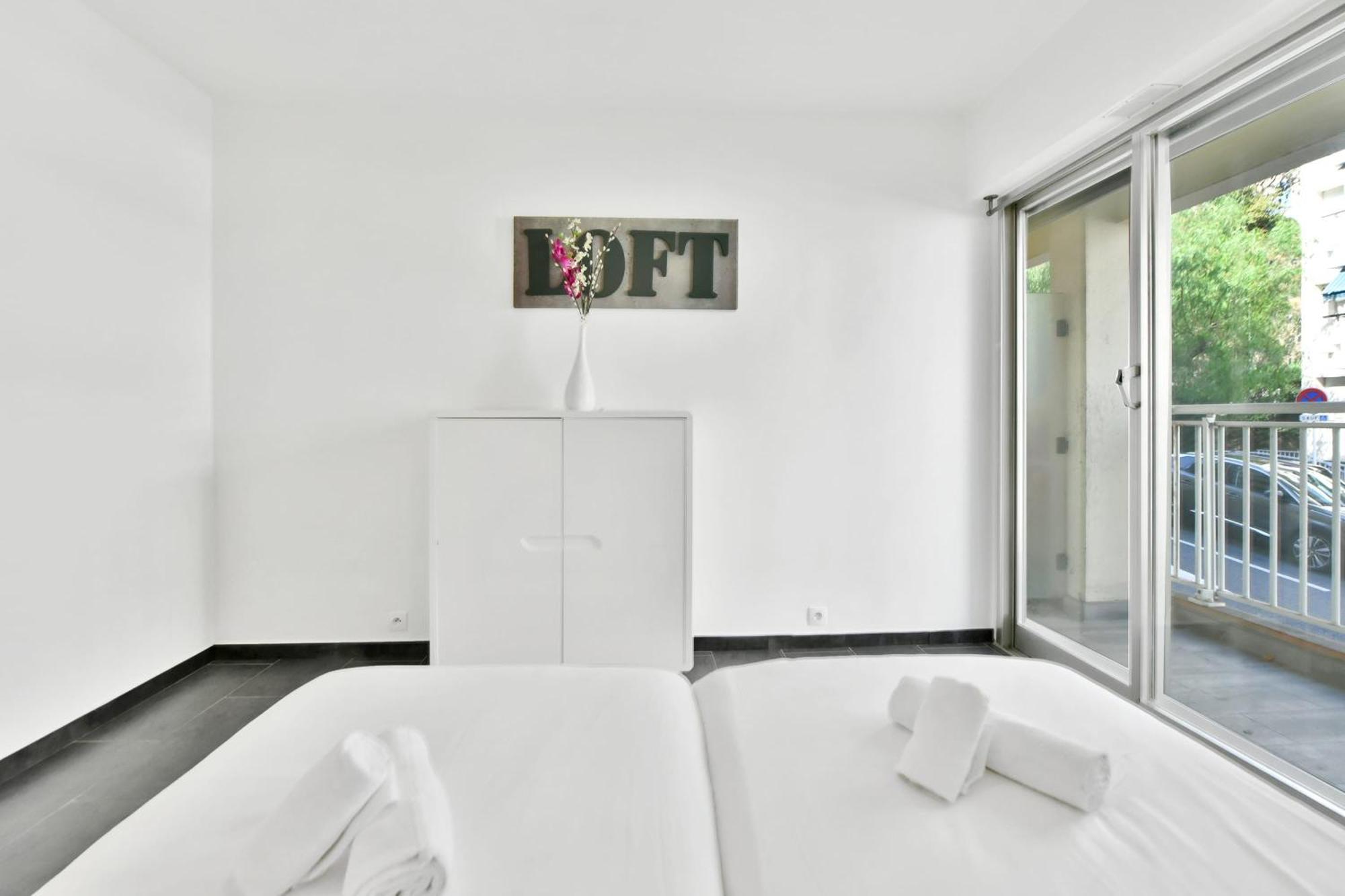 Apartment Le Versailles Plaisir Et Confort En Centre-ville, Pour Sejours En Famille Ou Business *