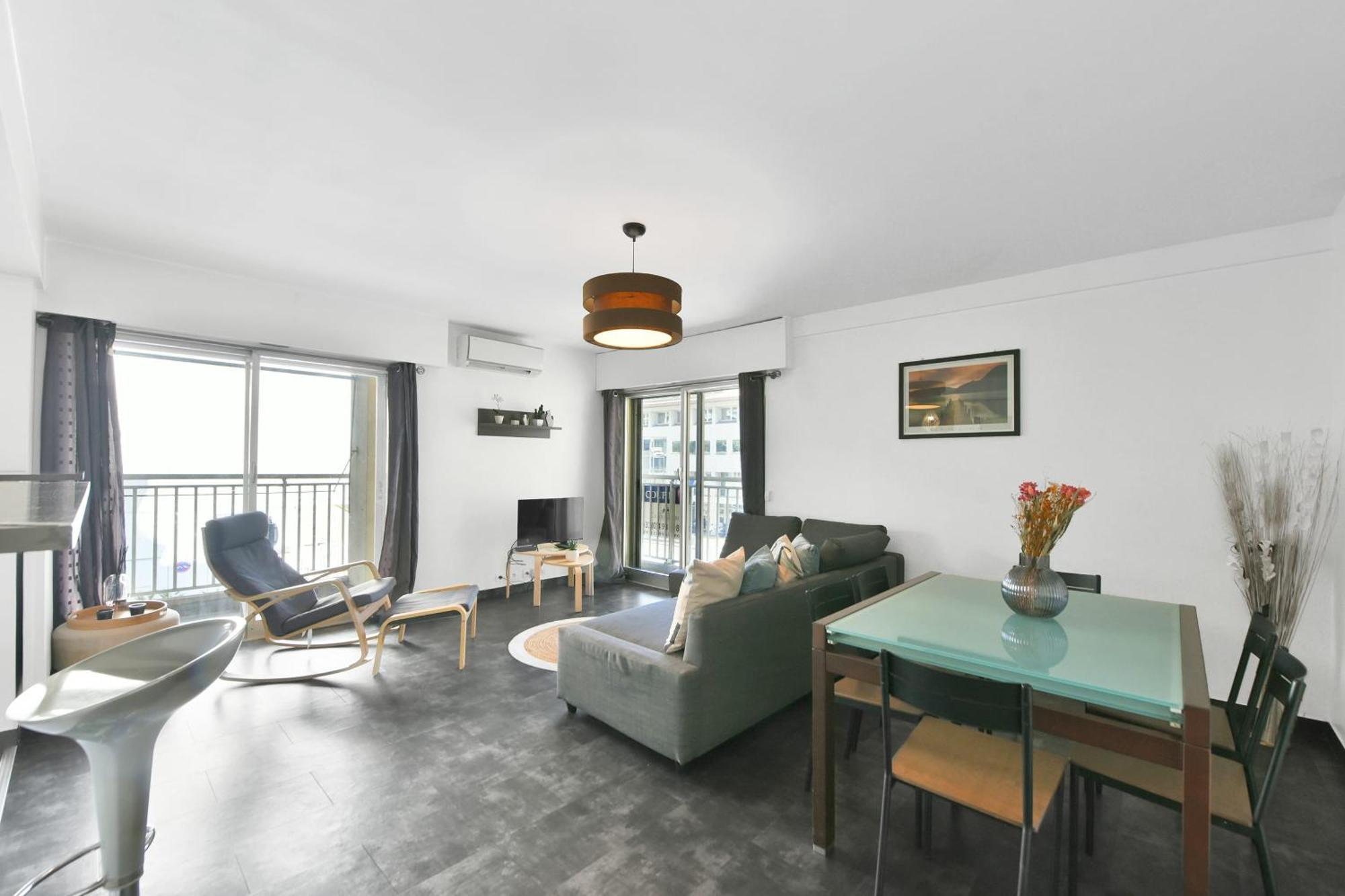 Apartment Le Versailles Plaisir Et Confort En Centre-ville, Pour Sejours En Famille Ou Business Cannes