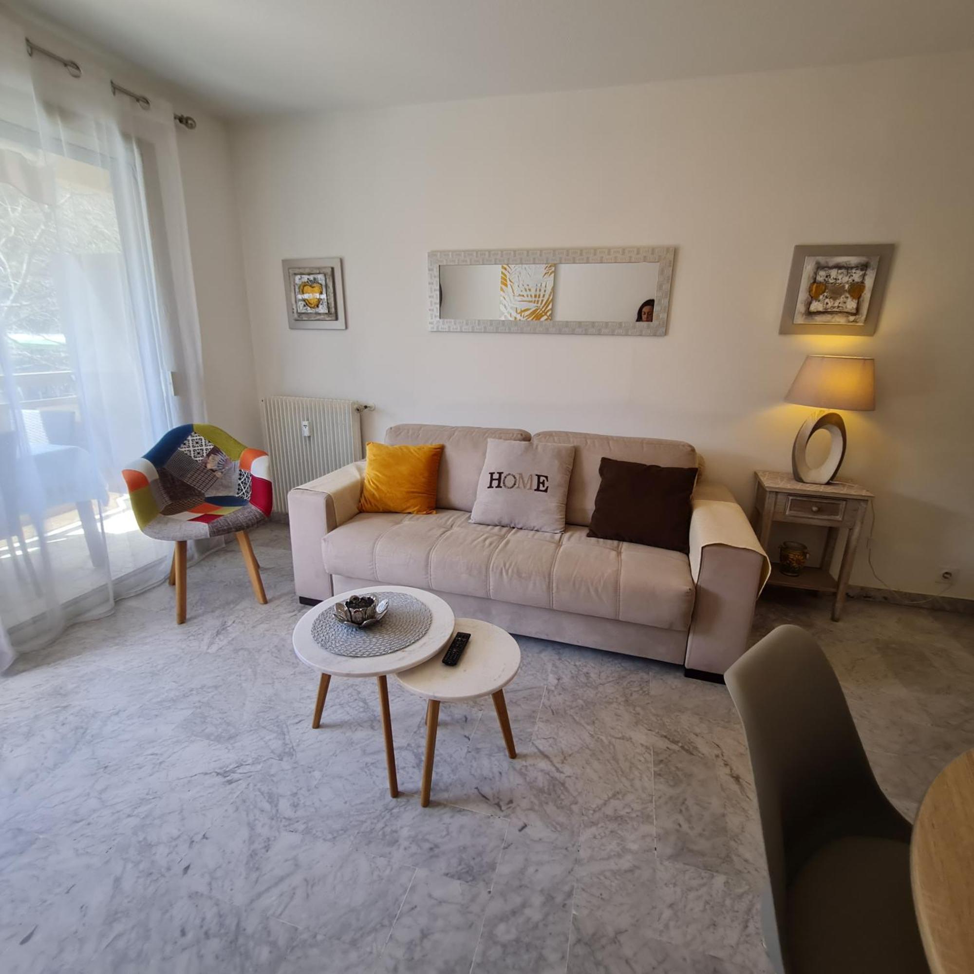 2 Pieces, Traversant, Clim, Wifi, Parking Apartment