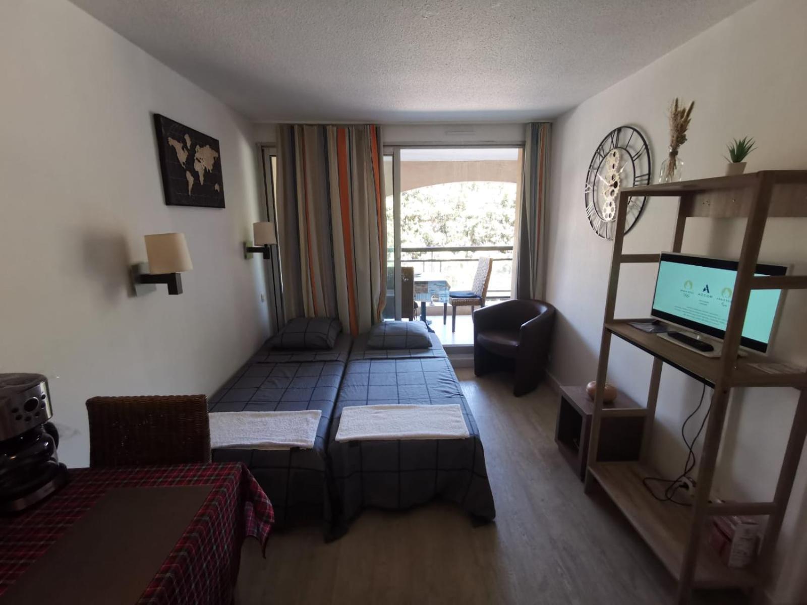 A&h Homes - - Near Train Station Apartamento *