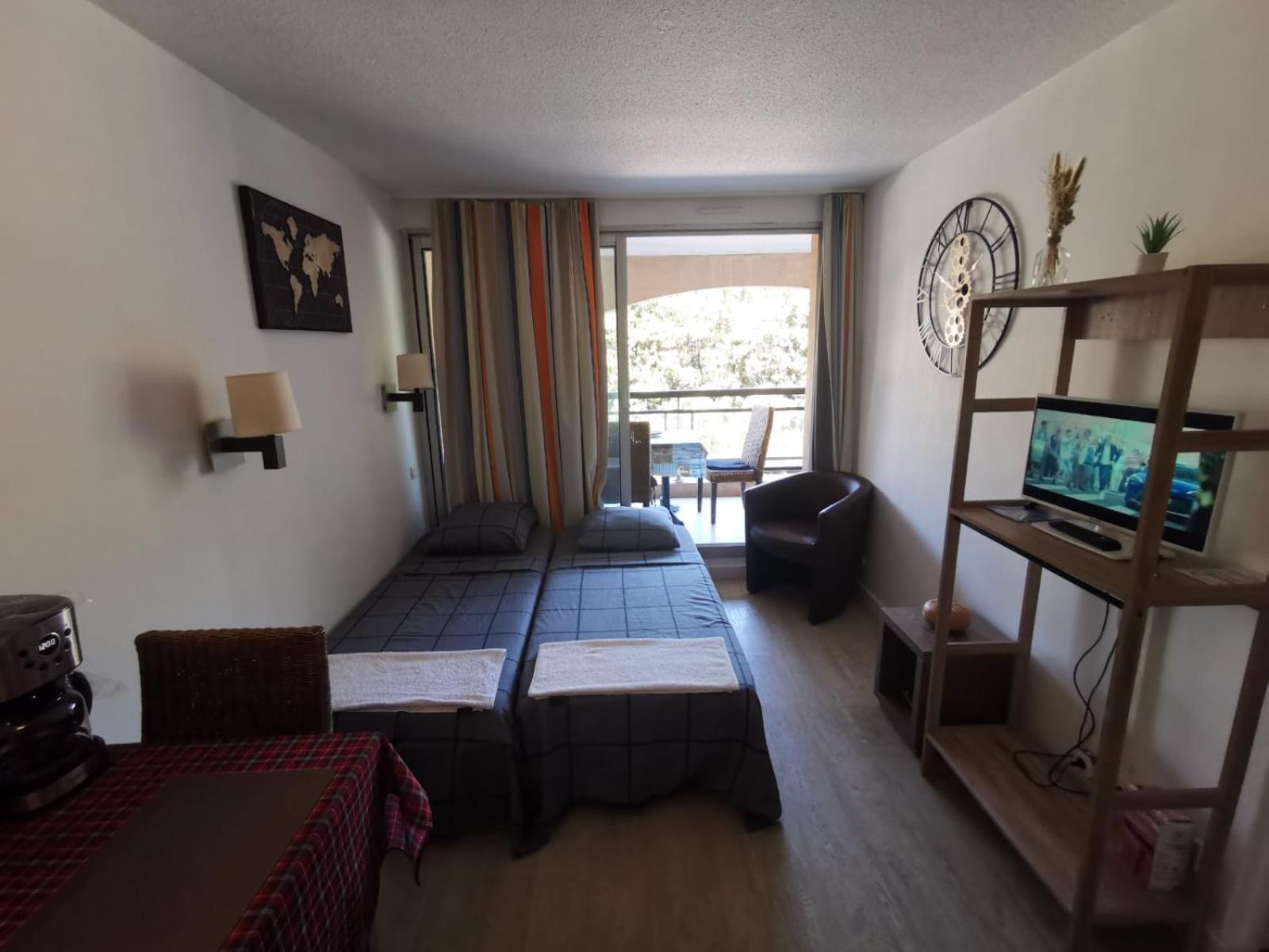 A&h Homes - - Near Train Station Apartamento *