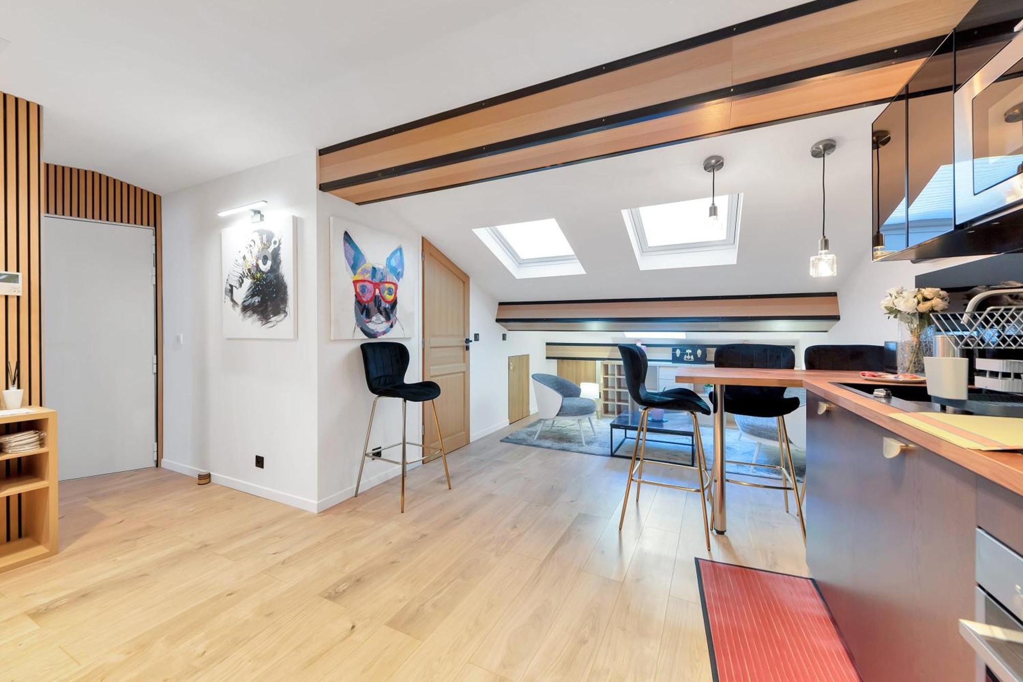 Le Napoleon Chic Et Moderne, L'endroit Parfait Au Coeur De La Banane