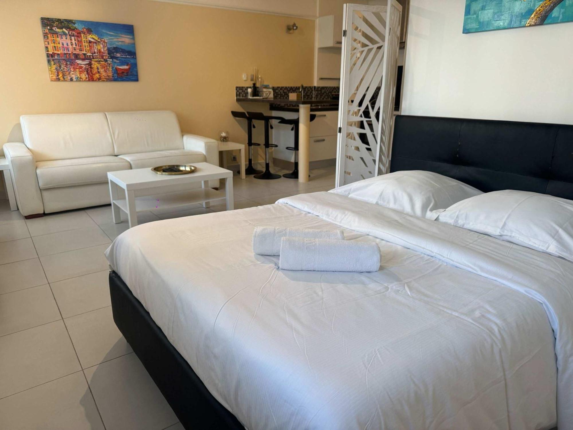 B075-studio Agreable Centre Apartment *