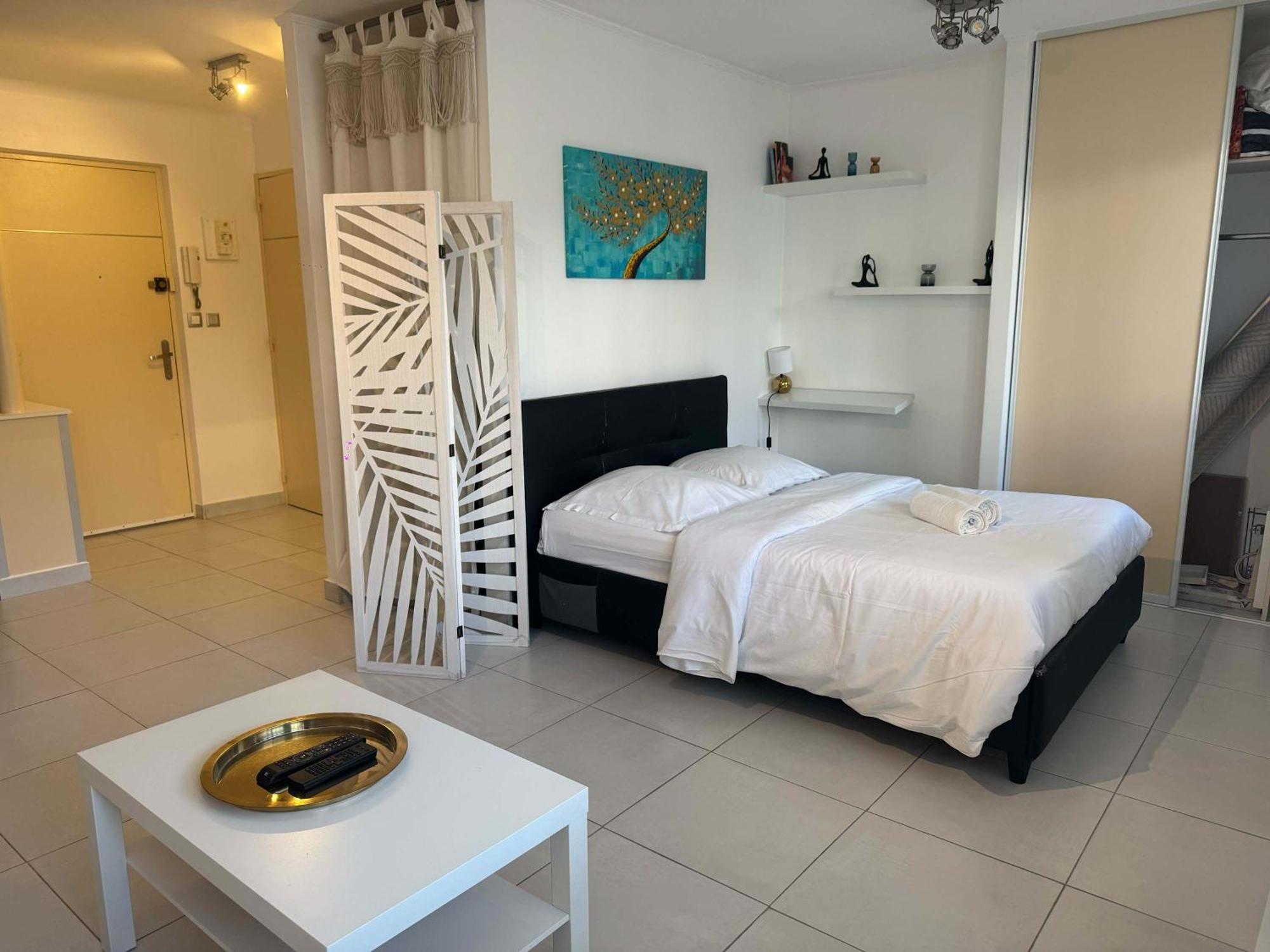 B075-studio Agreable Centre Apartment *