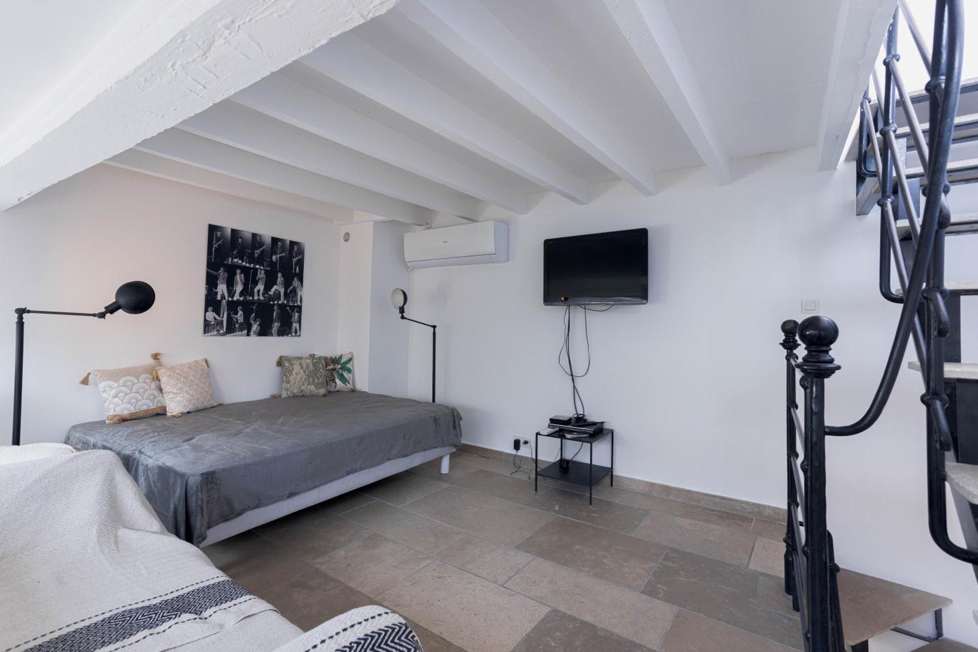 Maison Julia- Triplex Avec Rooftop Terrasse Vue Sur Et Cathedrale, 10 Mins A Pieds Du Palais Et Plages Apartment Cannes