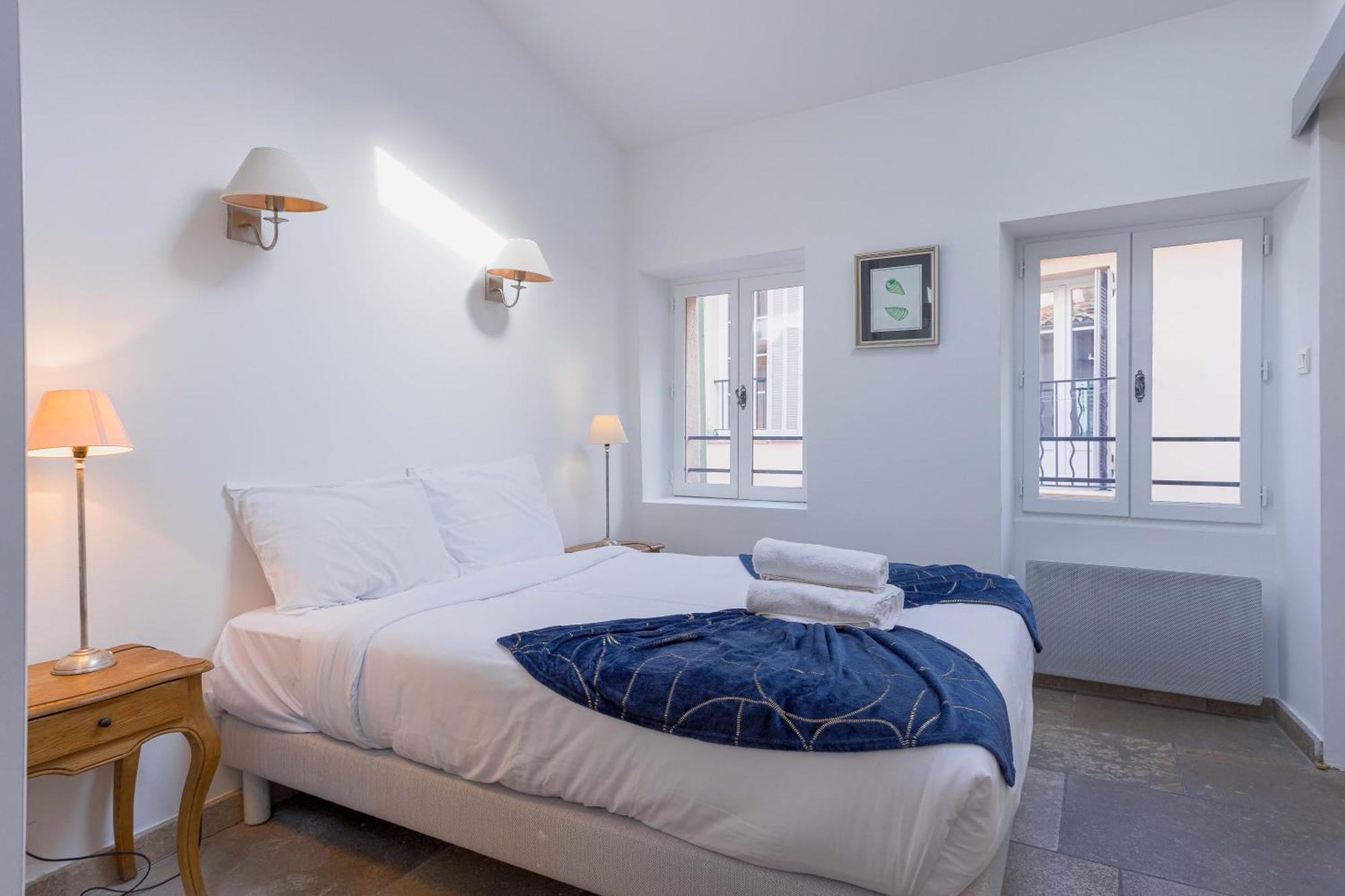Maison Julia- Triplex Avec Rooftop Terrasse Vue Sur Et Cathedrale, 10 Mins A Pieds Du Palais Et Plages * Cannes