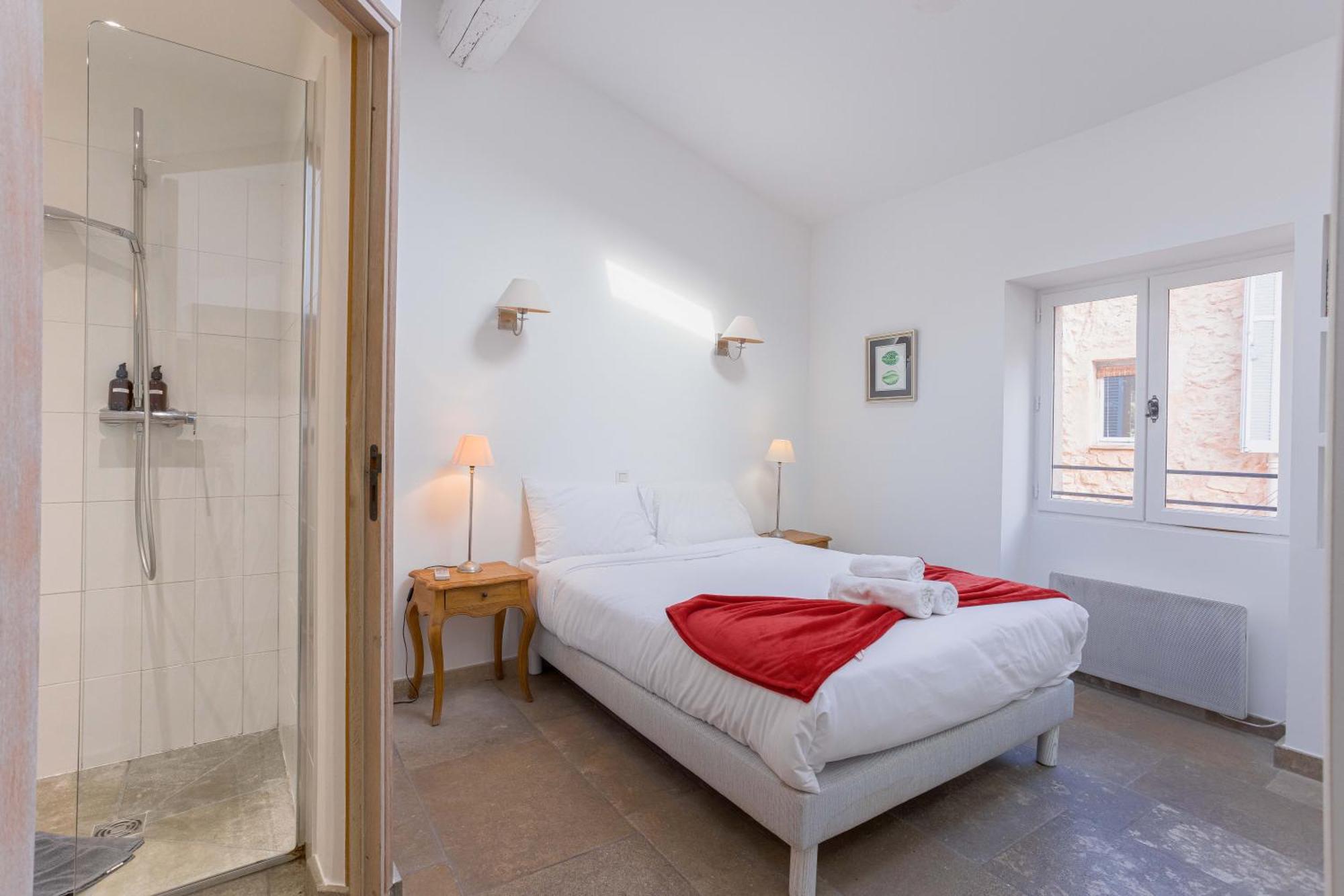 Maison Julia- Triplex Avec Rooftop Terrasse Vue Sur Et Cathedrale, 10 Mins A Pieds Du Palais Et Plages *