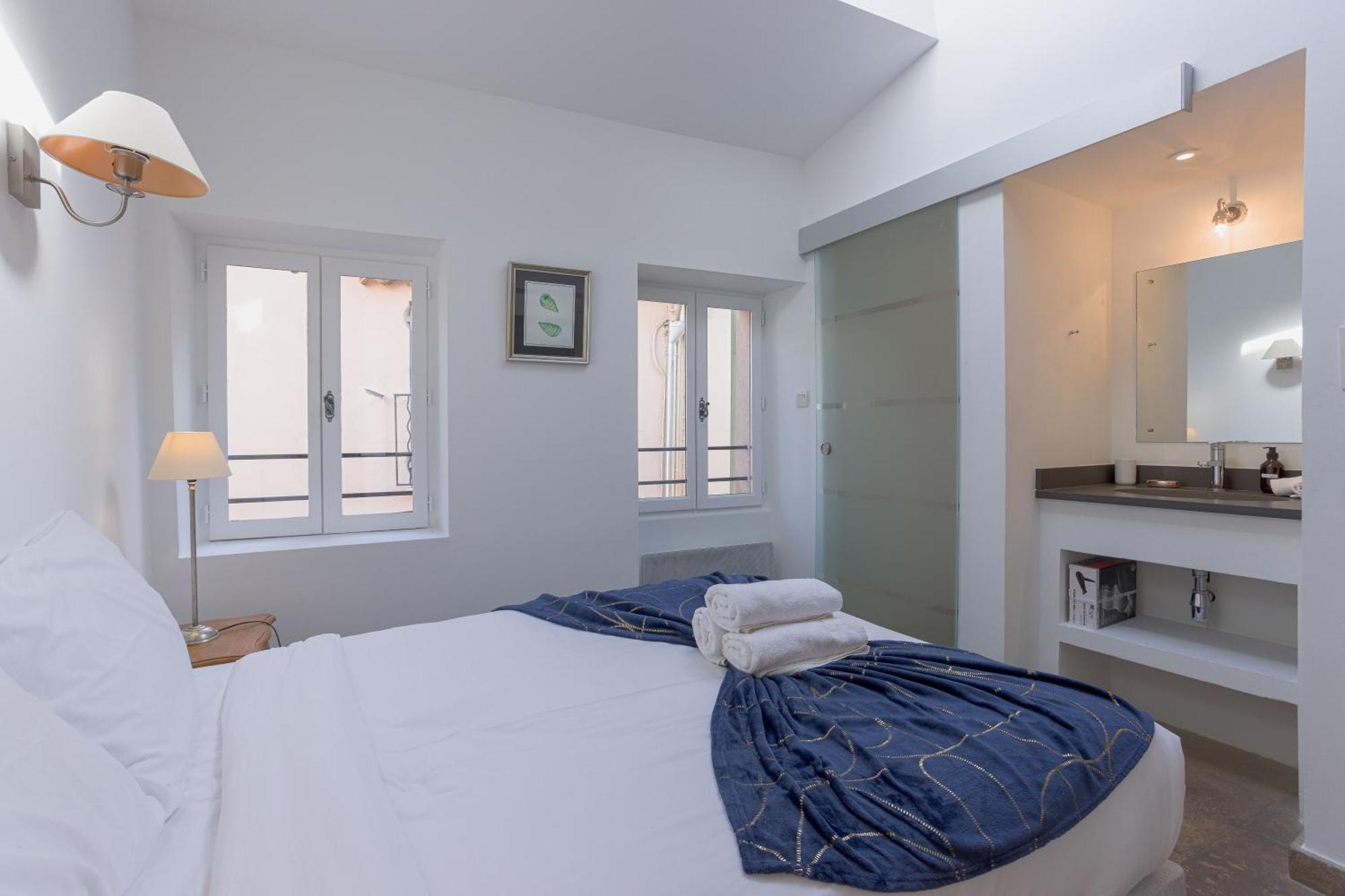 Maison Julia- Triplex Avec Rooftop Terrasse Vue Sur Et Cathedrale, 10 Mins A Pieds Du Palais Et Plages Apartment Cannes