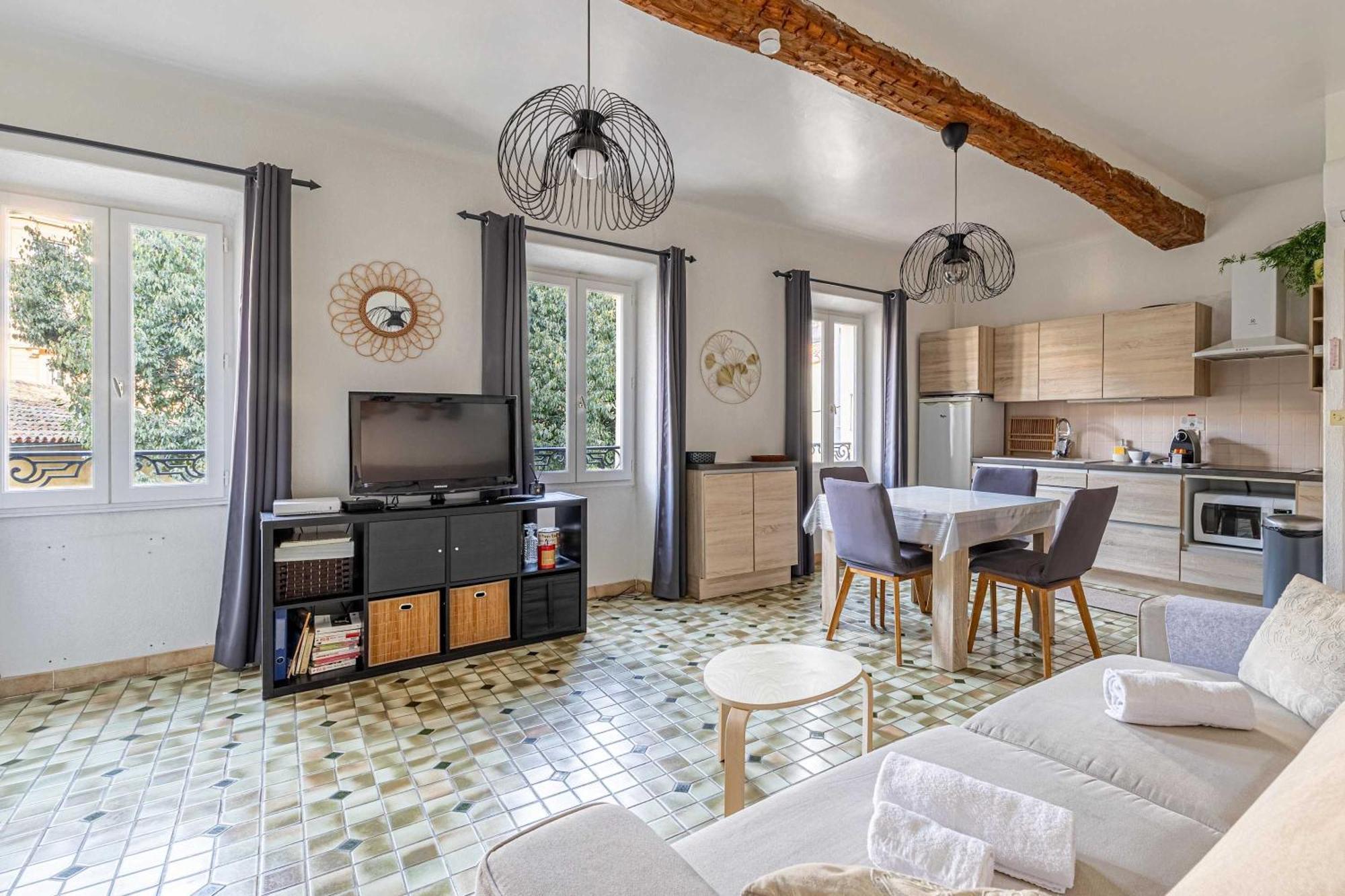Apartment Le Forville Lumineux En Plein Centre, A Deux Pas Du Palais, Croisette Et Plages Cannes