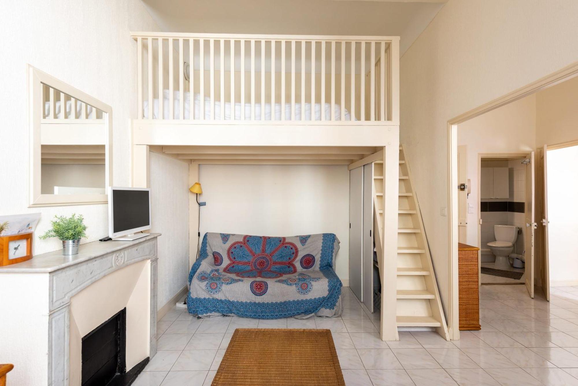 Le Retro Avec Mezzanine, Position Exceptionnelle Et Strategique En Plein Centre Apartment Cannes