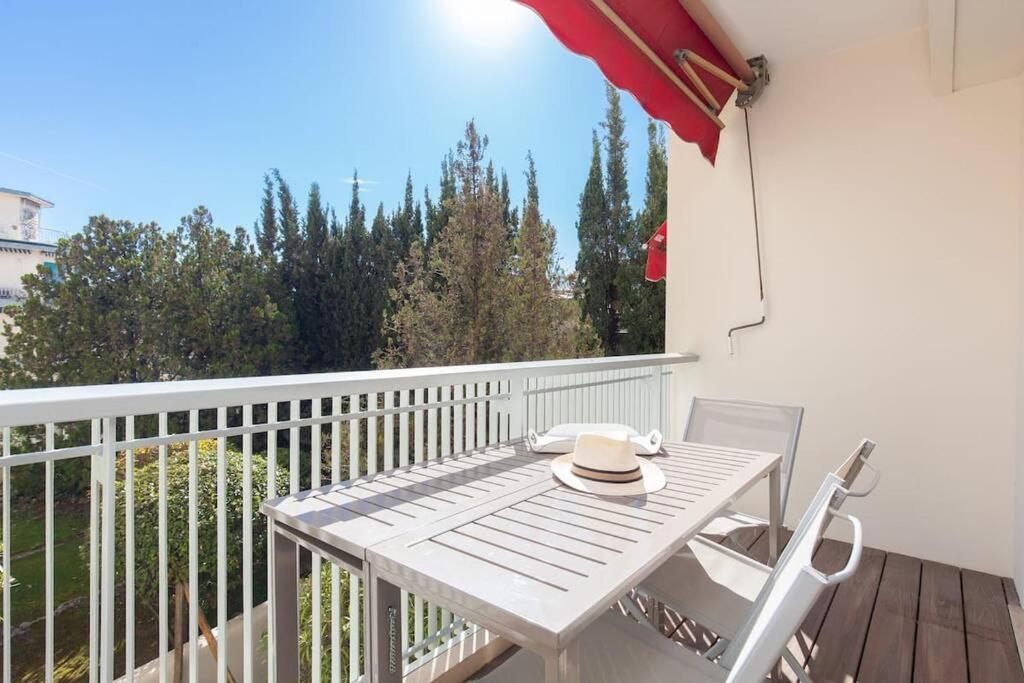 Le Corail Spacieux Avec Beau Et Ample Balcon, Au Centre, Ideal Pour Familles Et Petits Groupes Appartement *