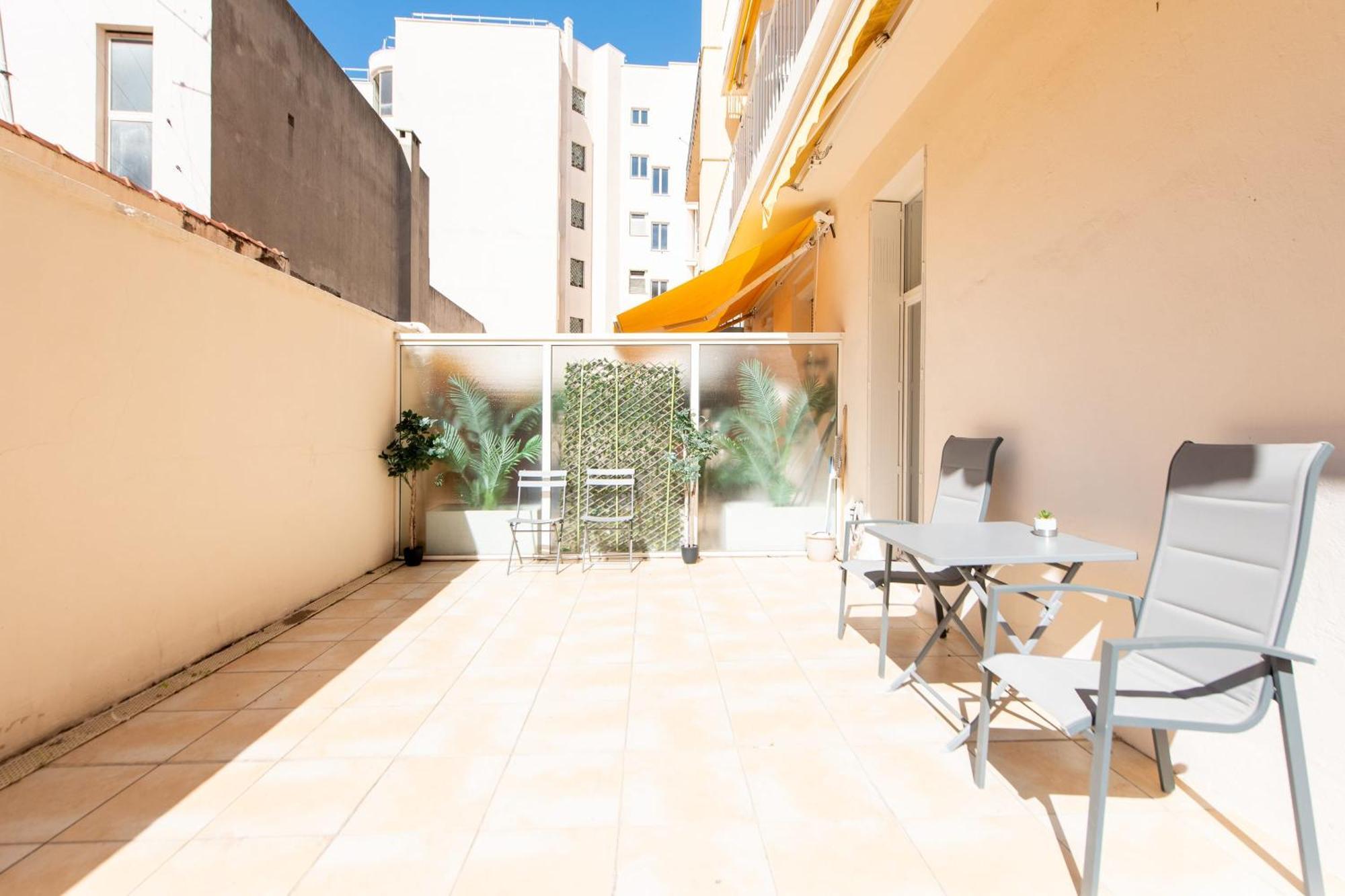 Le Concordia Mignon Avec Grande Et Belle Terrasse, En Plein Coeur Du Centre-ville * Cannes
