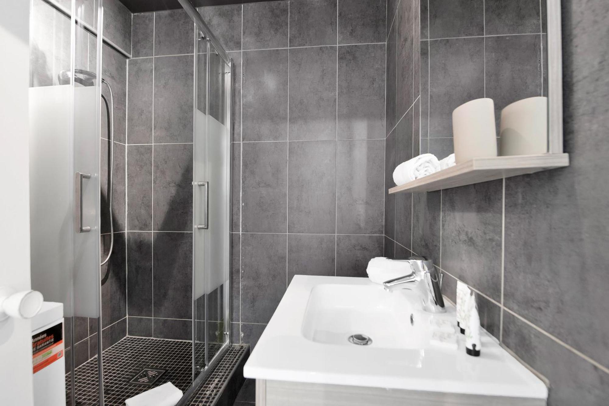 Le Versailles Plaisir Et Confort En Centre-ville, Pour Sejours En Famille Ou Business Apartment *