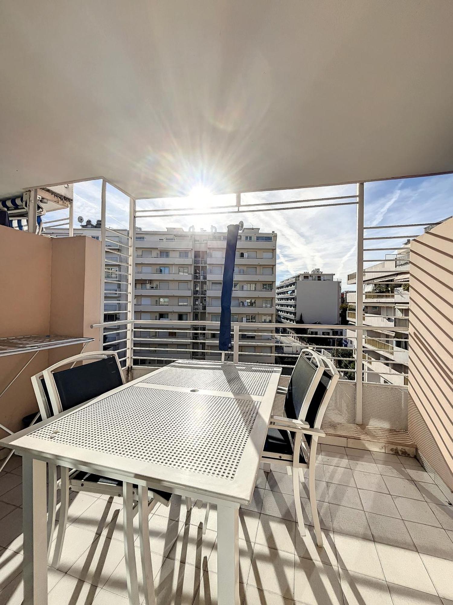 A Deux Pas Des Plages Du Midi 308l Mour Apartment Cannes