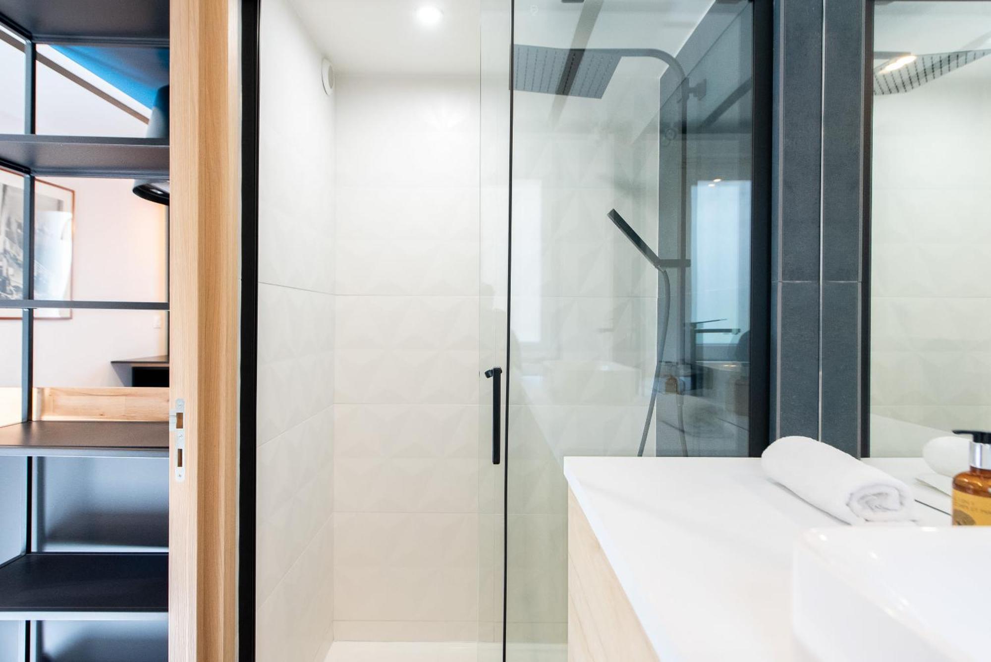 Le Chanceux Fabuleux Duplex En Design, Pour Loisir En Couple Ou Congres